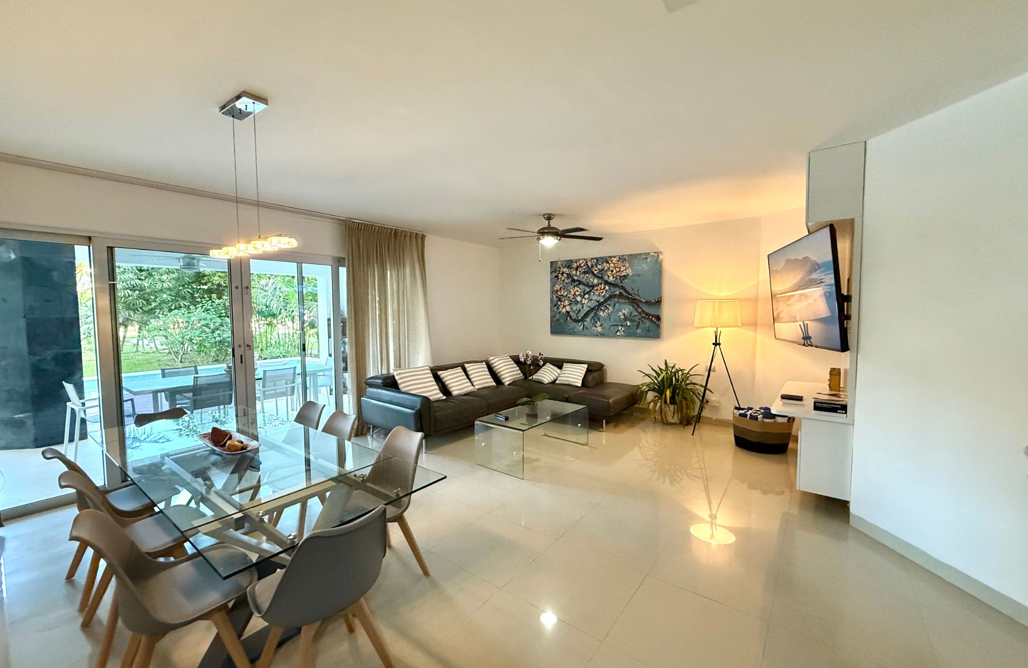 Luxury condominium 387 m2 with garden, cenote, pool, 400 meters from the beach, on the golf course, pre-construction-sale Playacar