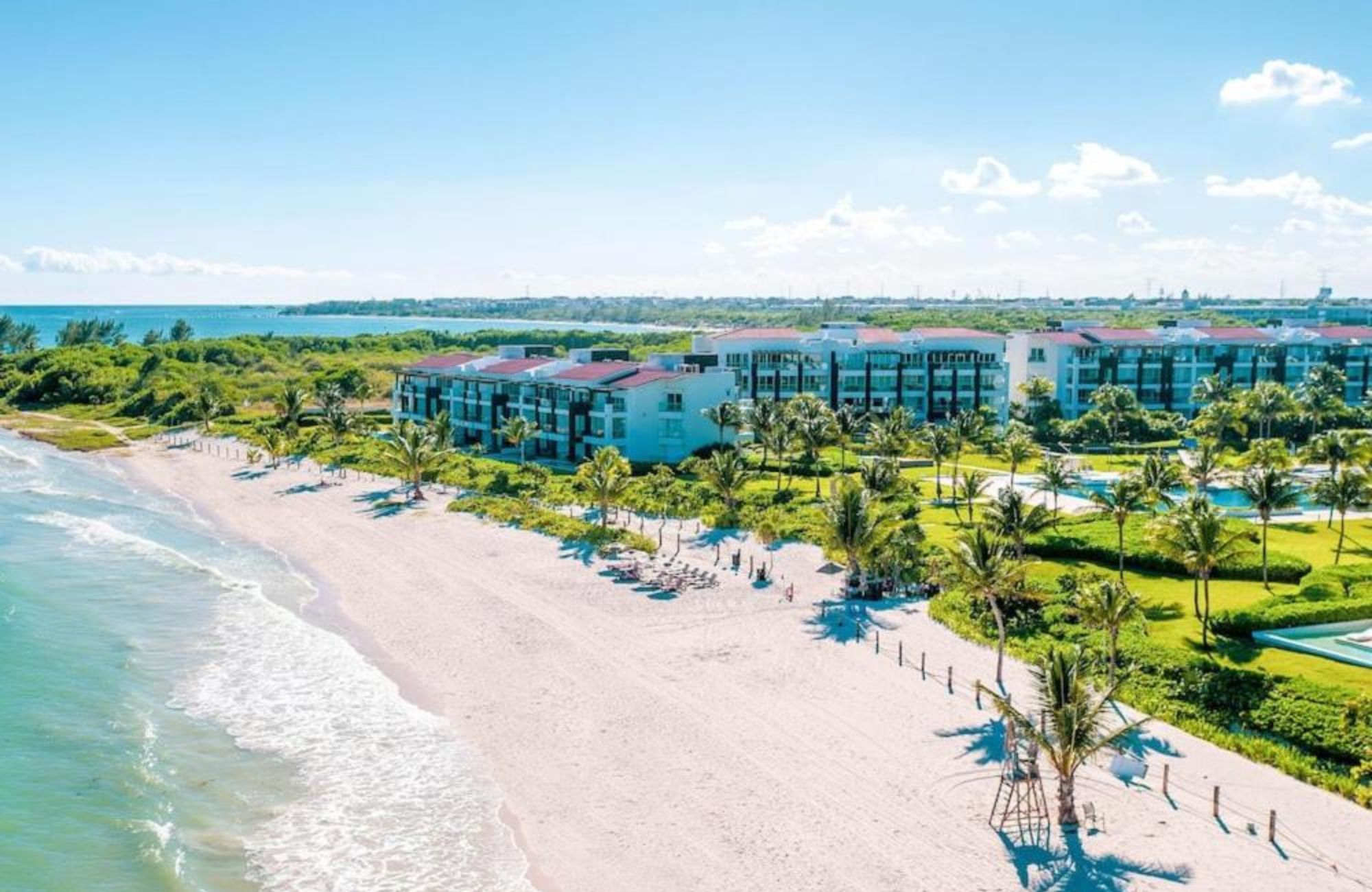 Luxury condominium 387 m2 with garden, cenote, pool, 400 meters from the beach, on the golf course, pre-construction-sale Playacar