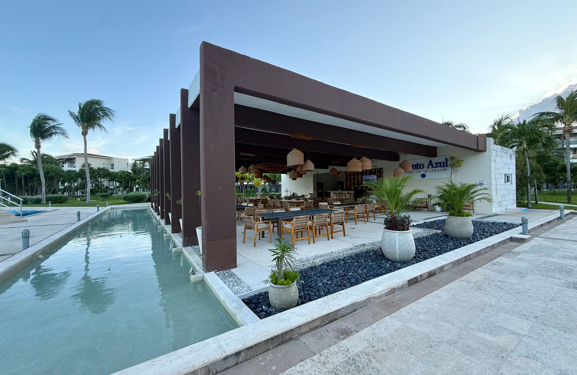 Luxury condominium 387 m2 with garden, cenote, pool, 400 meters from the beach, on the golf course, pre-construction-sale Playacar