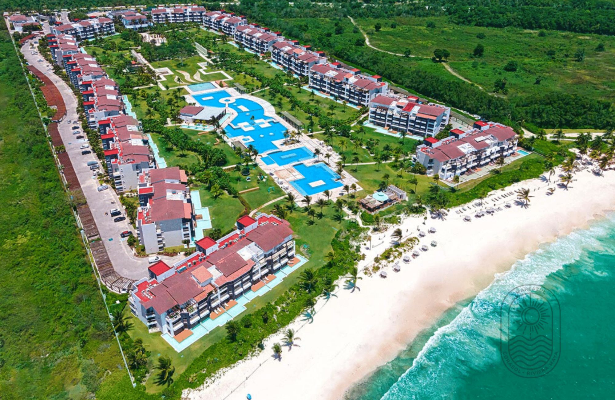 Luxury condominium 387 m2 with garden, cenote, pool, 400 meters from the beach, on the golf course, pre-construction-sale Playacar