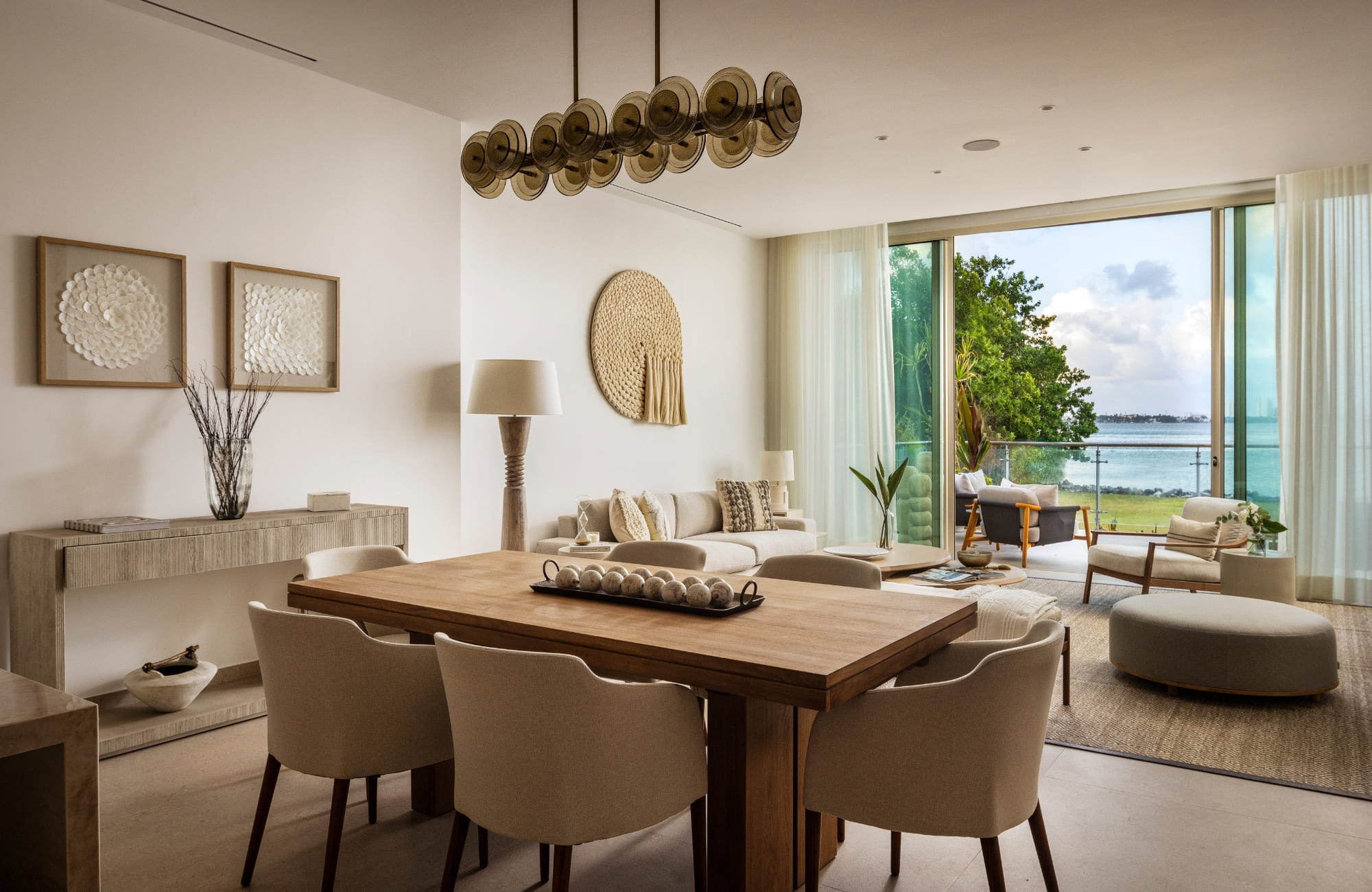 Ocean view condo with dock, sports courts, adults pool, close to golf, marina,  beach club, for sale Puerto Canc&uacute;n.
