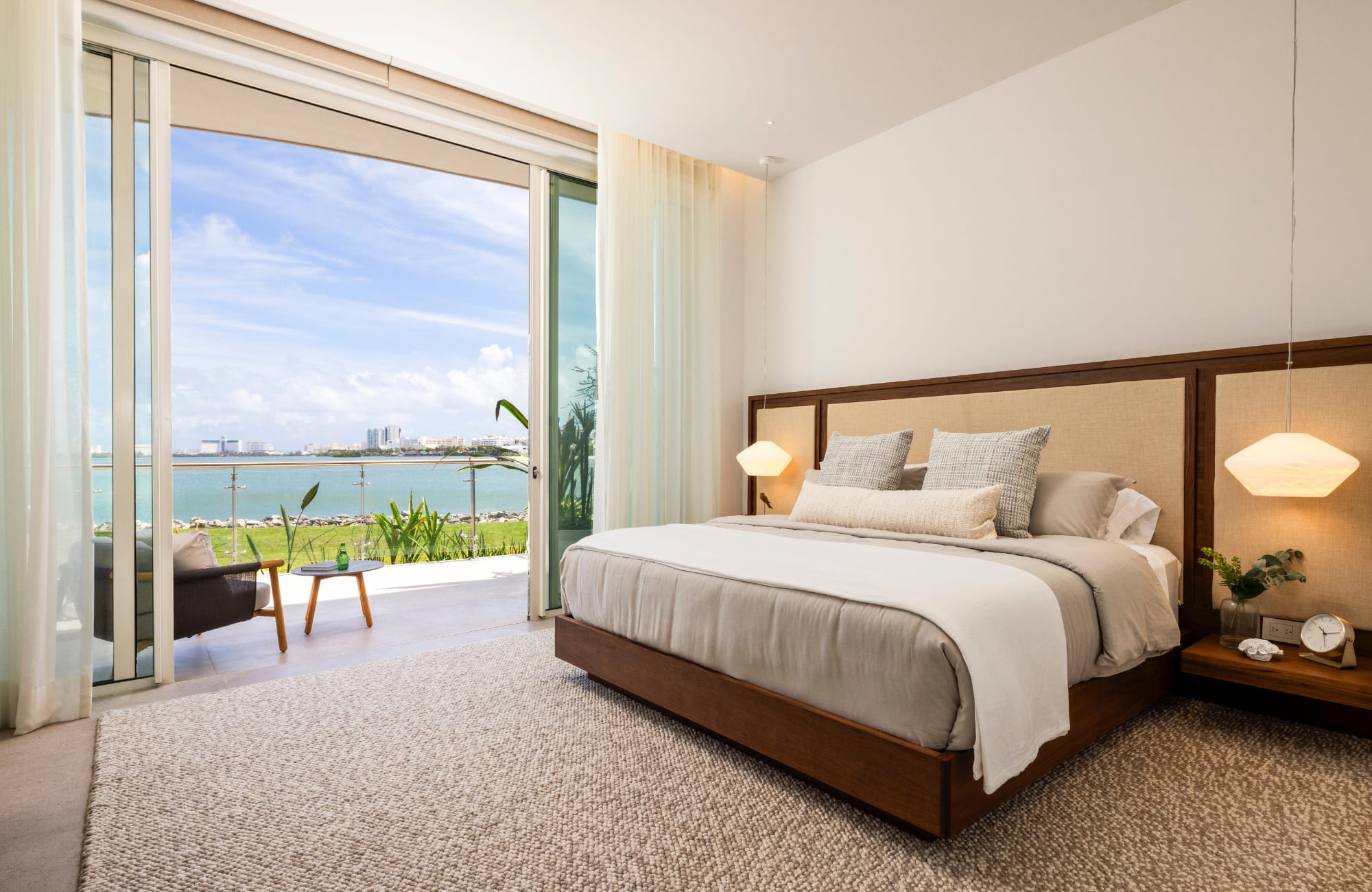 Condo in Emerald with ocean and lagoon view, Hotel Zone, Canc&uacute;n