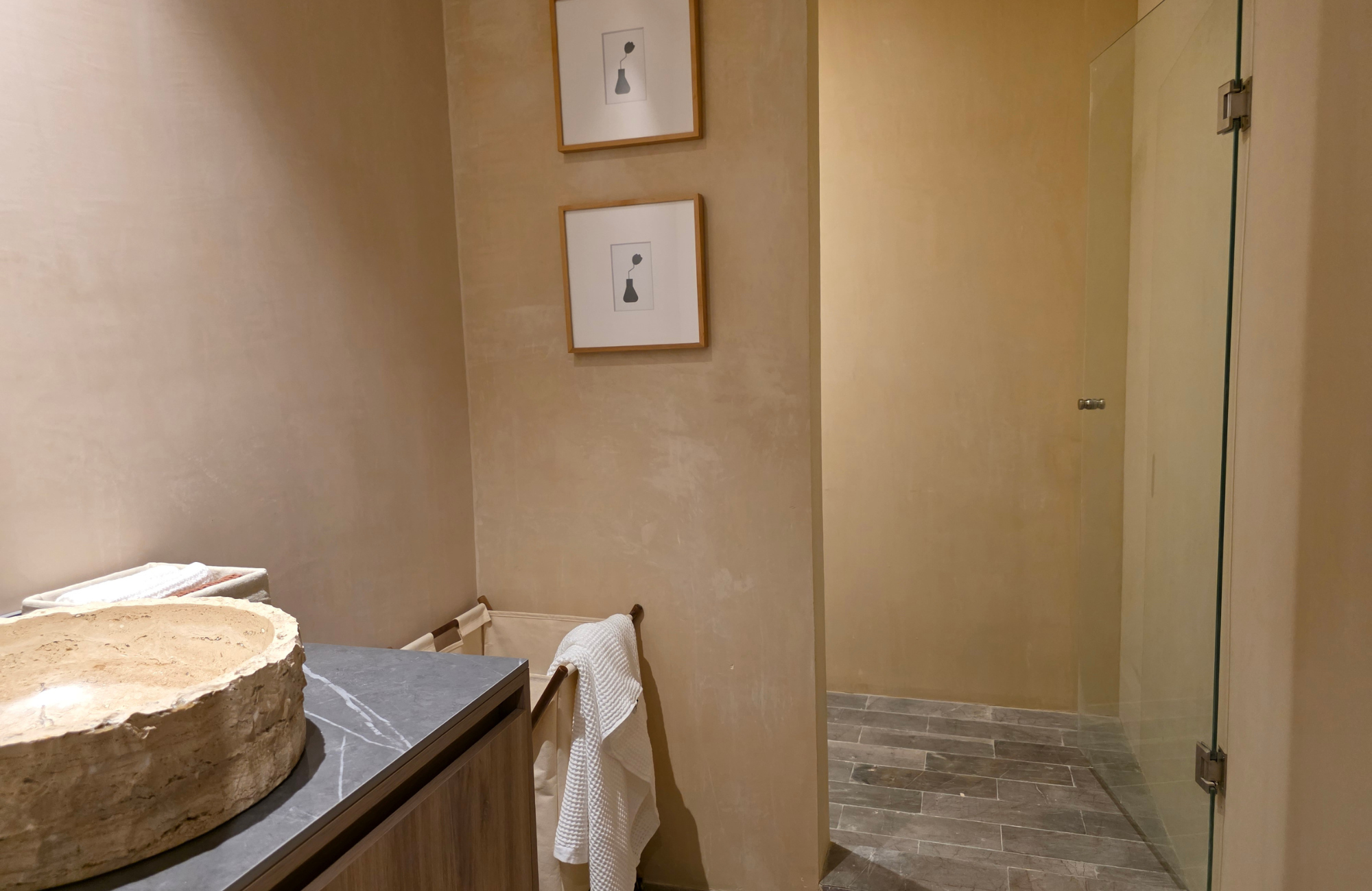 Condo with Spa, restaurant, sky lounge, cinema, concierge, dog area and more for sale Cancun, pre-construction.