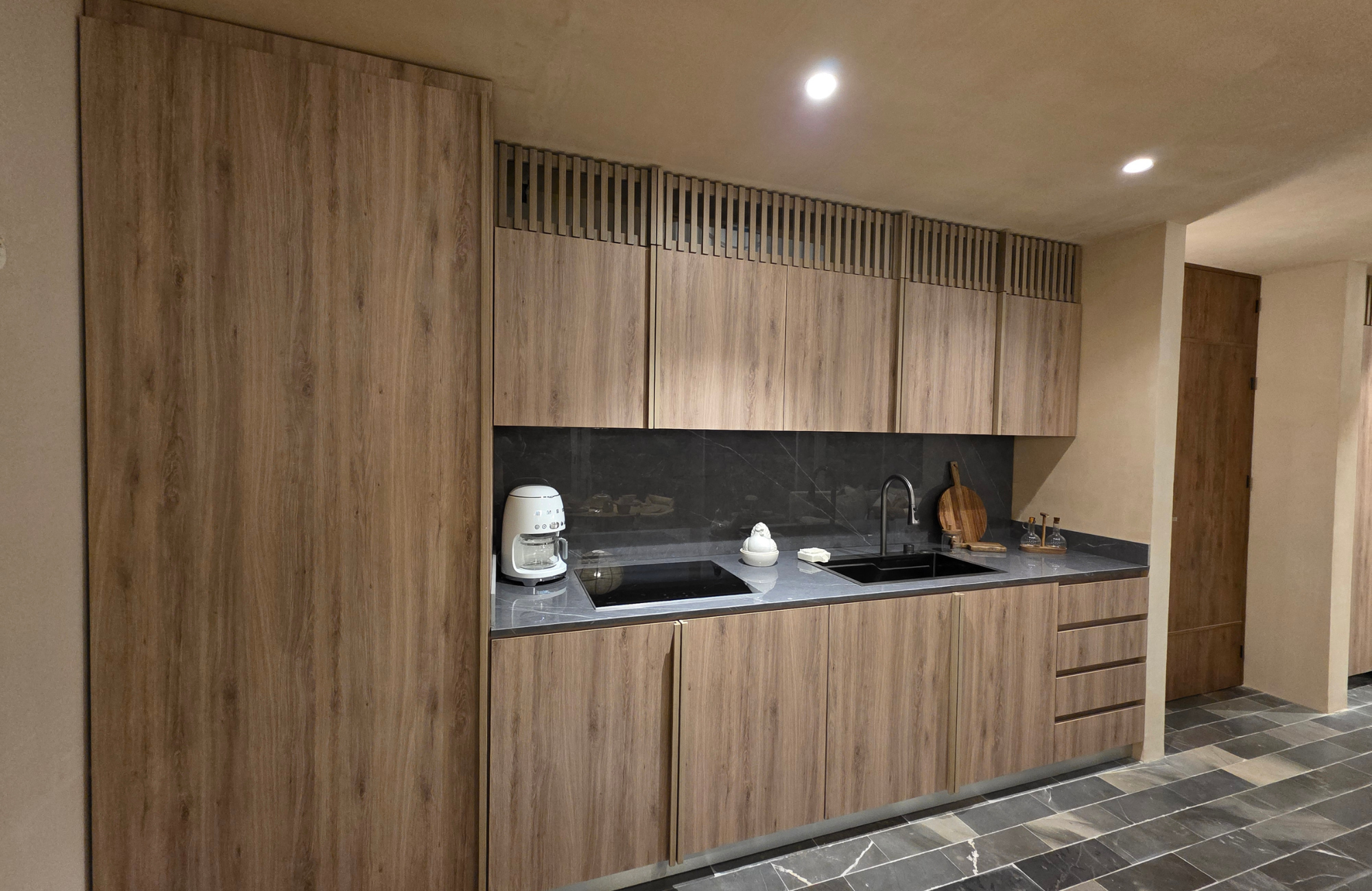 Condo with Spa, restaurant, sky lounge, cinema, concierge, dog area and more for sale Cancun, pre-construction.