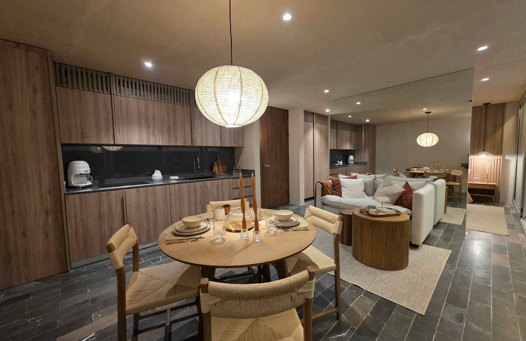 Condo with Spa, restaurant, sky lounge, cinema, concierge, dog area and more for sale Cancun, pre-construction.