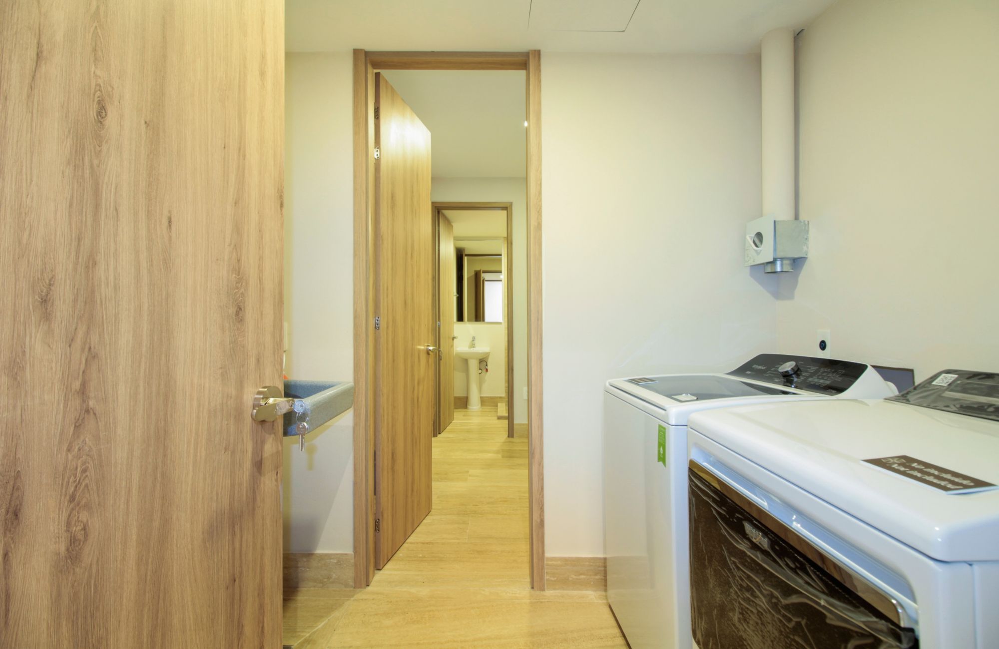 Apartment with terrace, rooftop, and pool for sale, Puerto Cancun, Cancun.