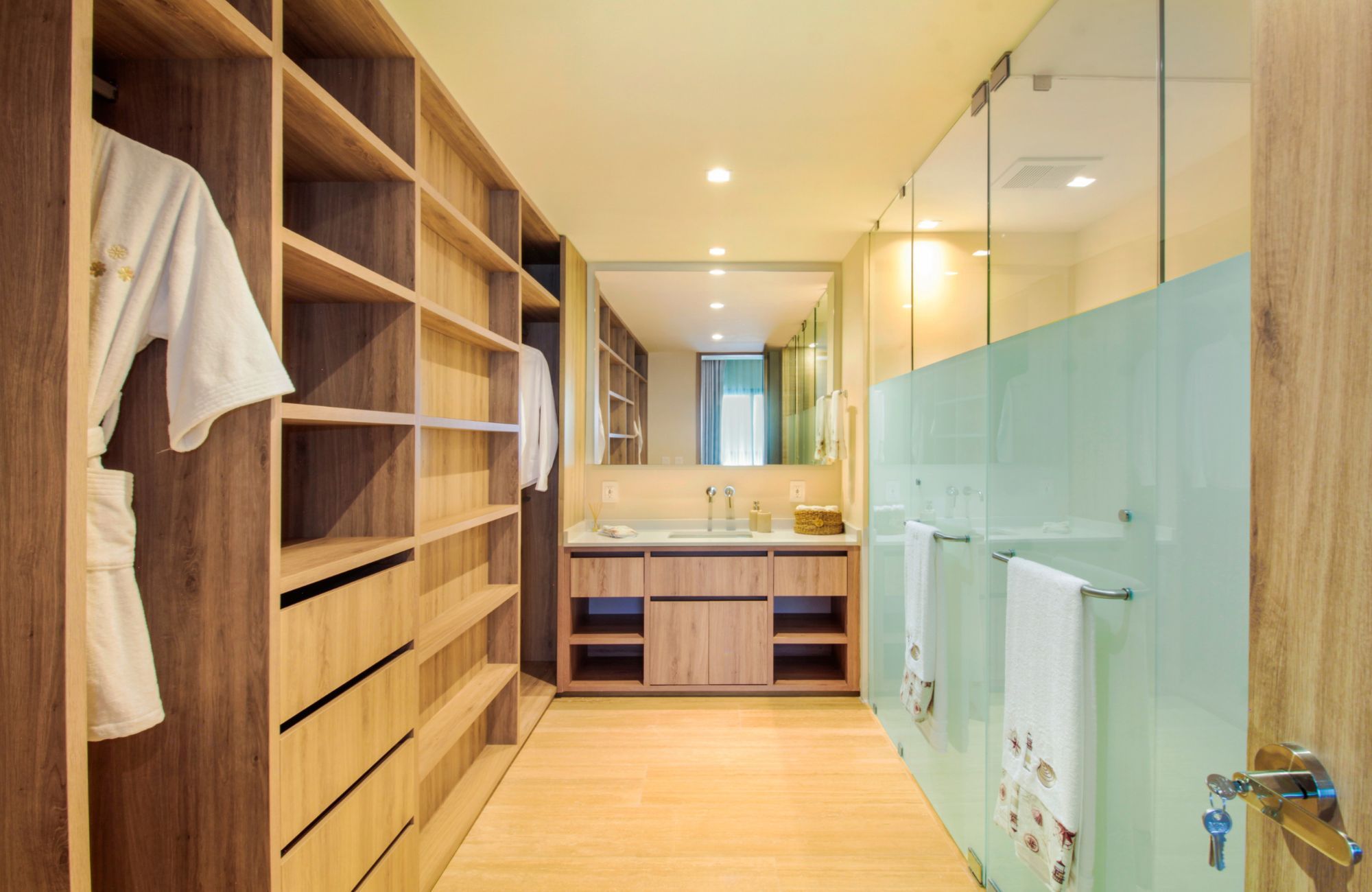 Penthouse with Spa, infinity pool and lake with beach, pre-construction, for sale, Canc&uacute;n.