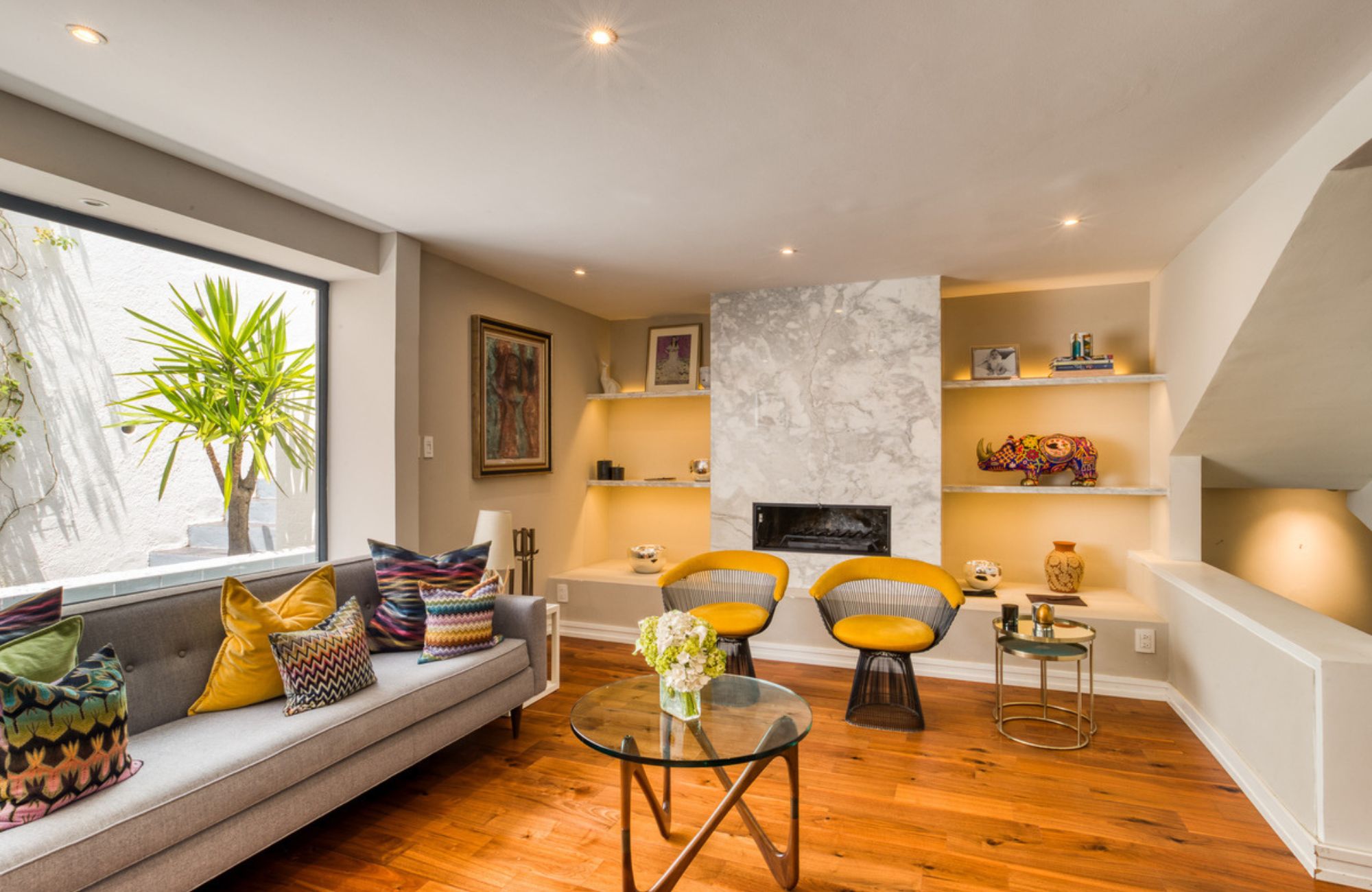 House with a Spacious Garden and Jacuzzi in Valle de Bravo, Mexico