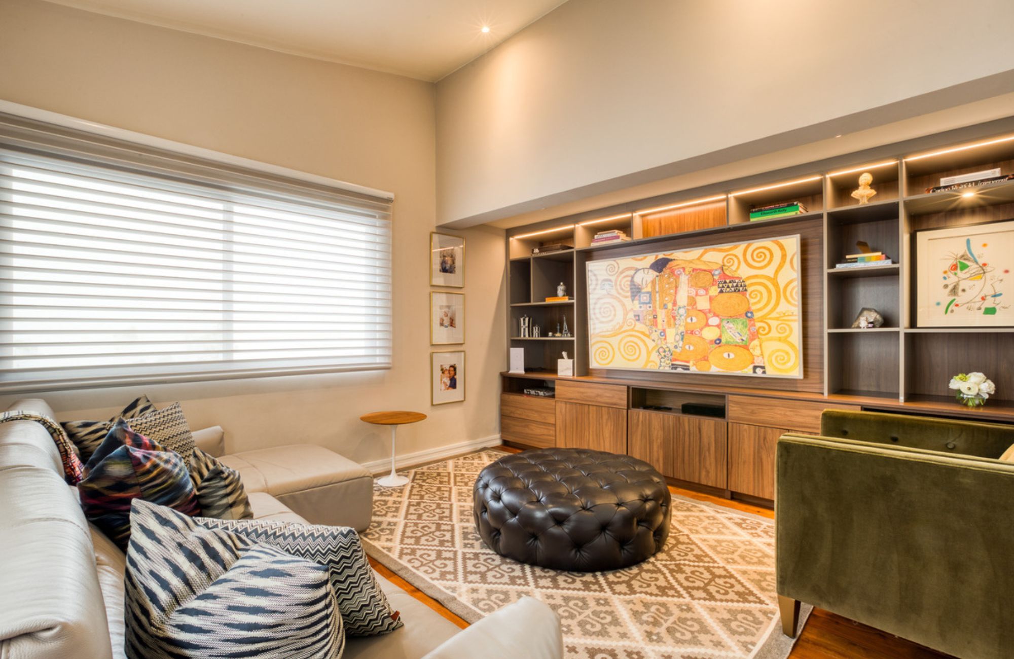 House with a Spacious Garden and Jacuzzi in Valle de Bravo, Mexico