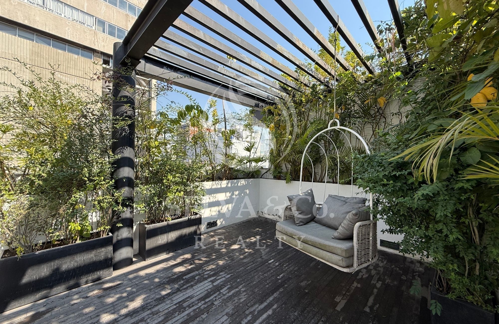 Condo with a 5 m2 terrace, 2 parking spaces, swimming lane, gym, playground, green areas, pre-construction, for sale in Santa Fe, Mexico Cit