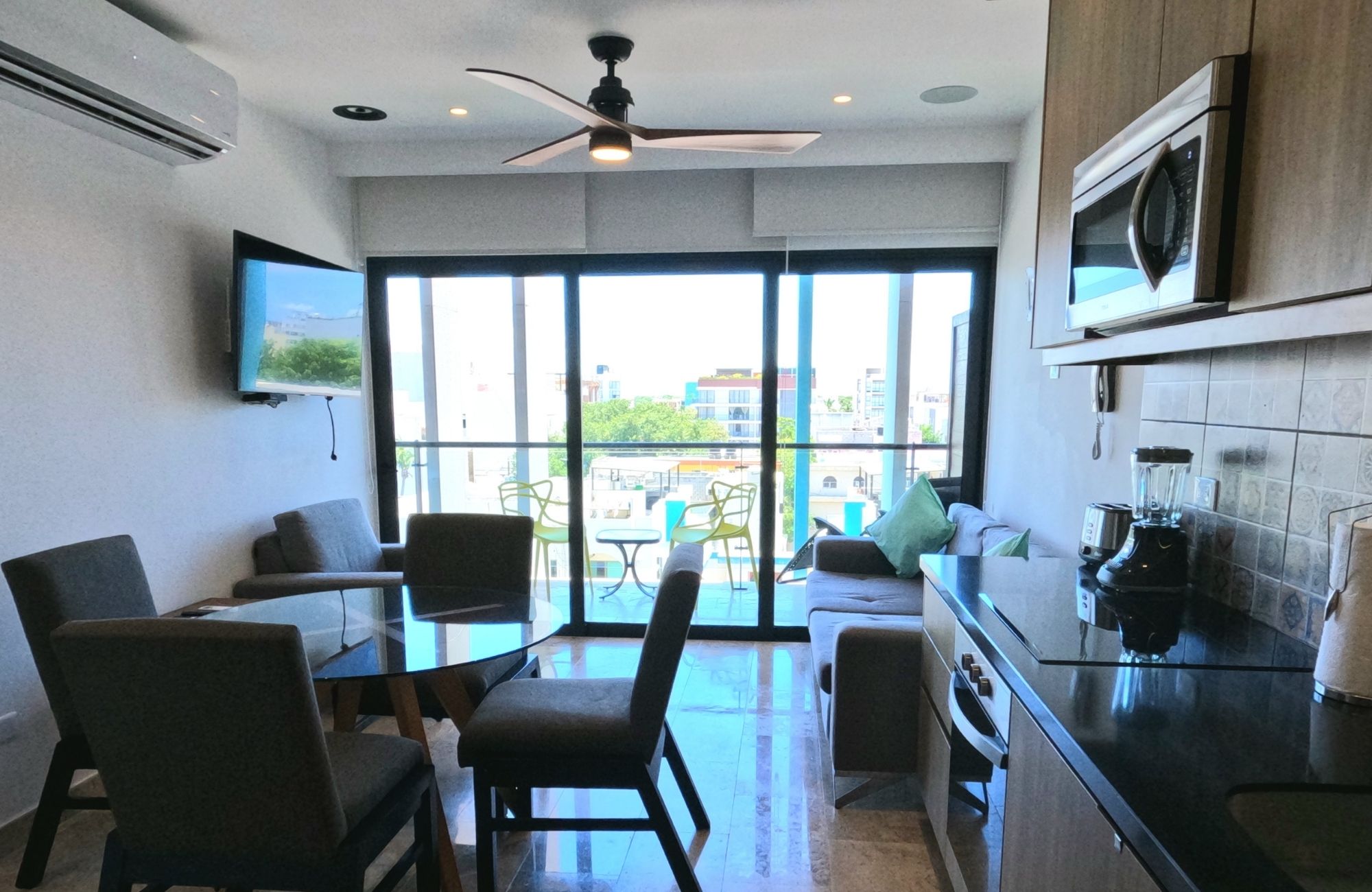 Condominium steps from the beach, ocean view pool, in Playa del Carmen.