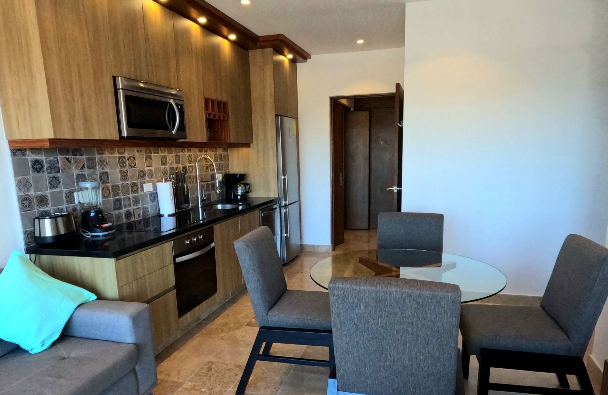 Condominium steps from the beach, ocean view pool, in Playa del Carmen.