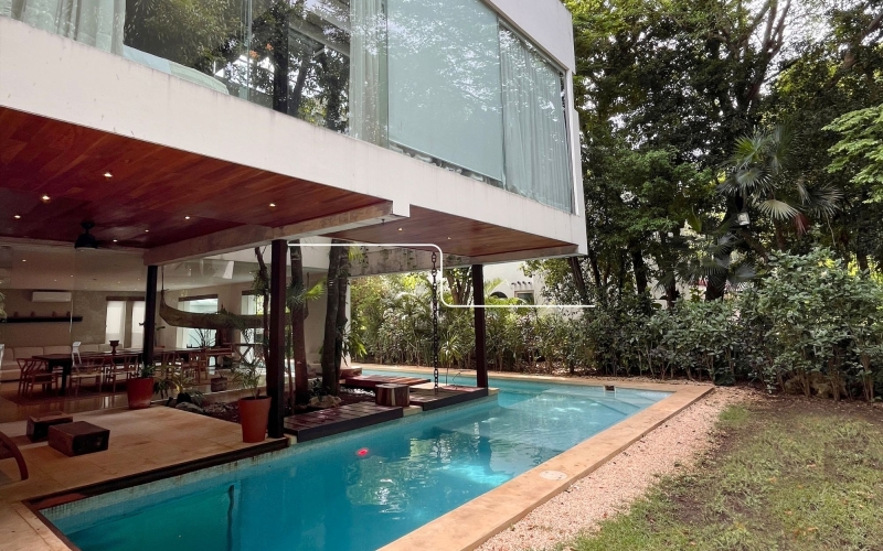 Luxury Villa with Private Pool and Jacuzzi for Sale &ndash; Playacar, Playa del Carmen