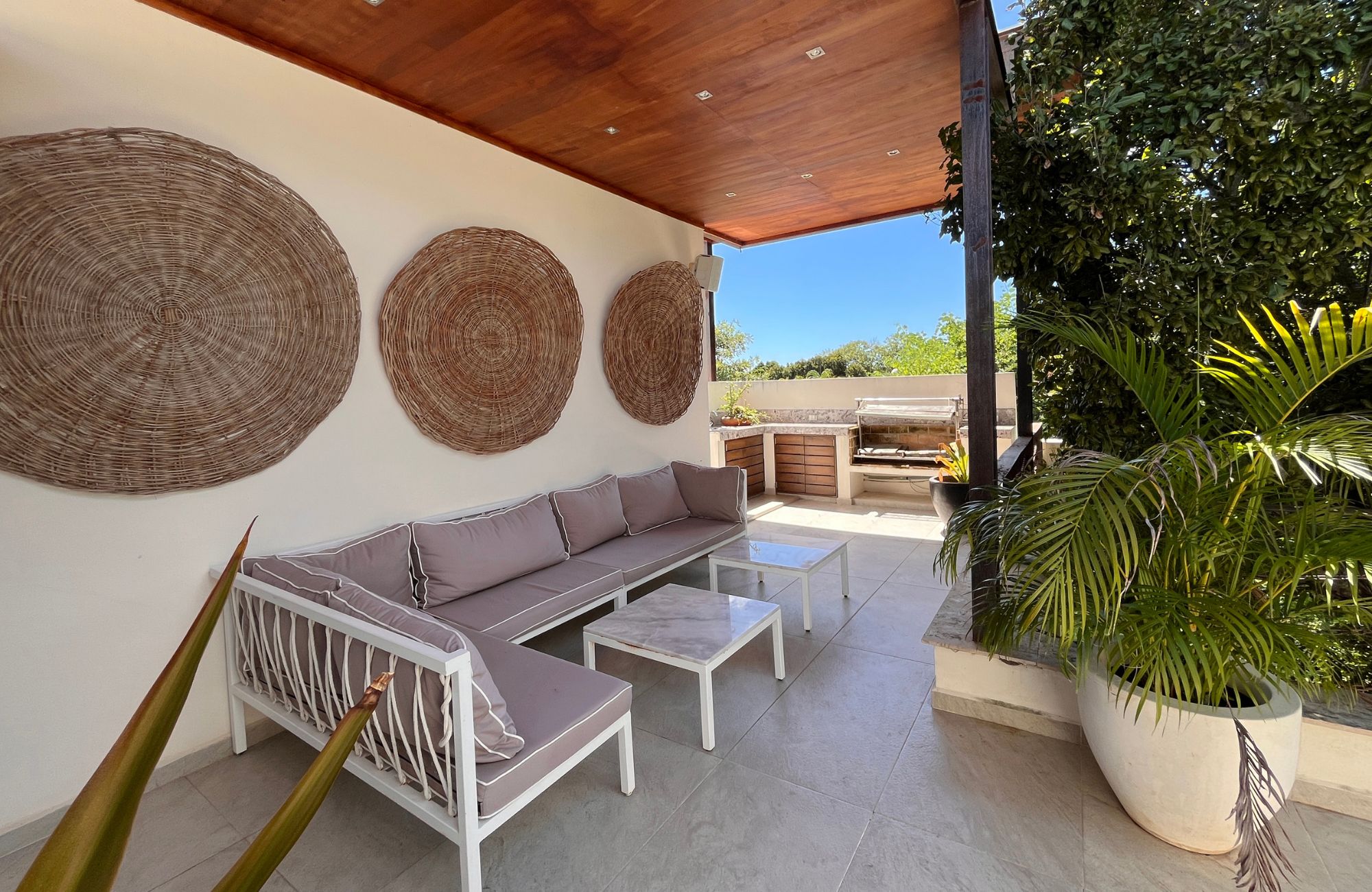 4-bedroom house, private pool, ocean access, 2 independent studios for sale in Playacar Phase 2.