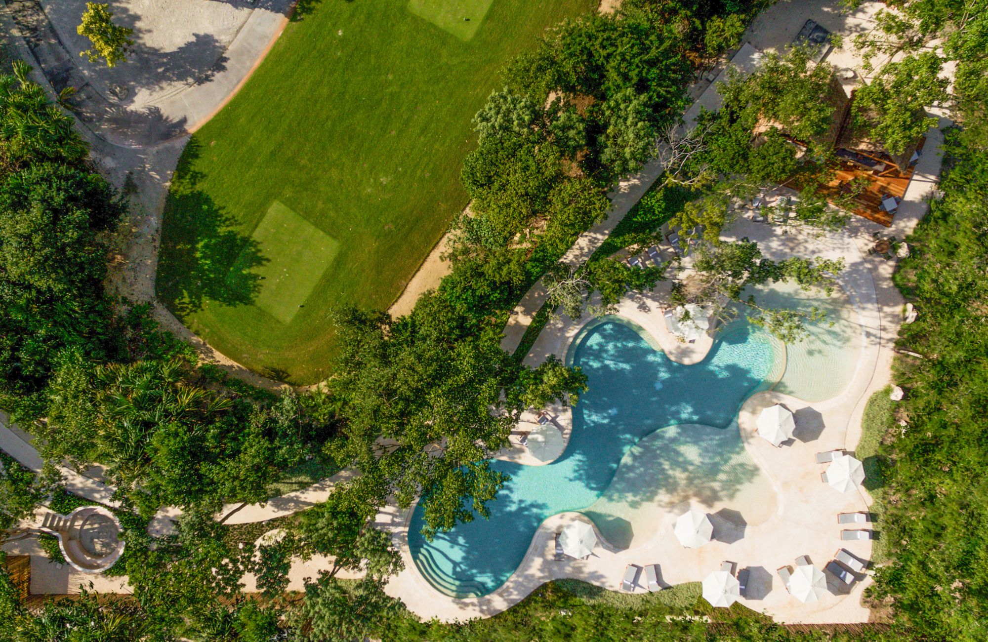 Condominio a pasos de la Quinta Avenida, rooftop, en venta Playa del Carmen.