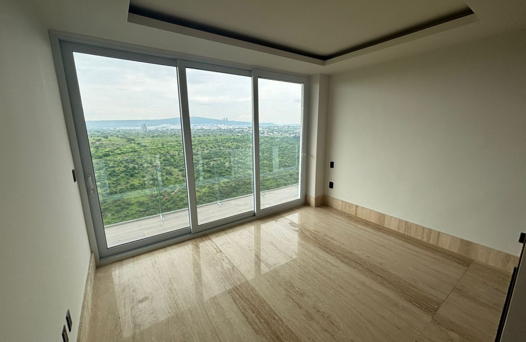 Penthouse with park, yoga area, pool, gym, mini golf, pre-construction, for sale, Quer&eacute;taro.