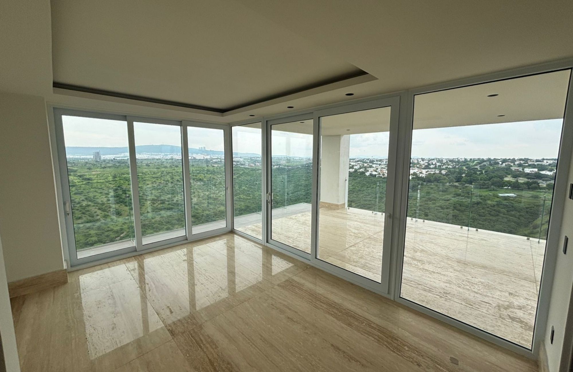 Penthouse with park, yoga area, pool, gym, mini golf, pre-construction, for sale, Quer&eacute;taro.