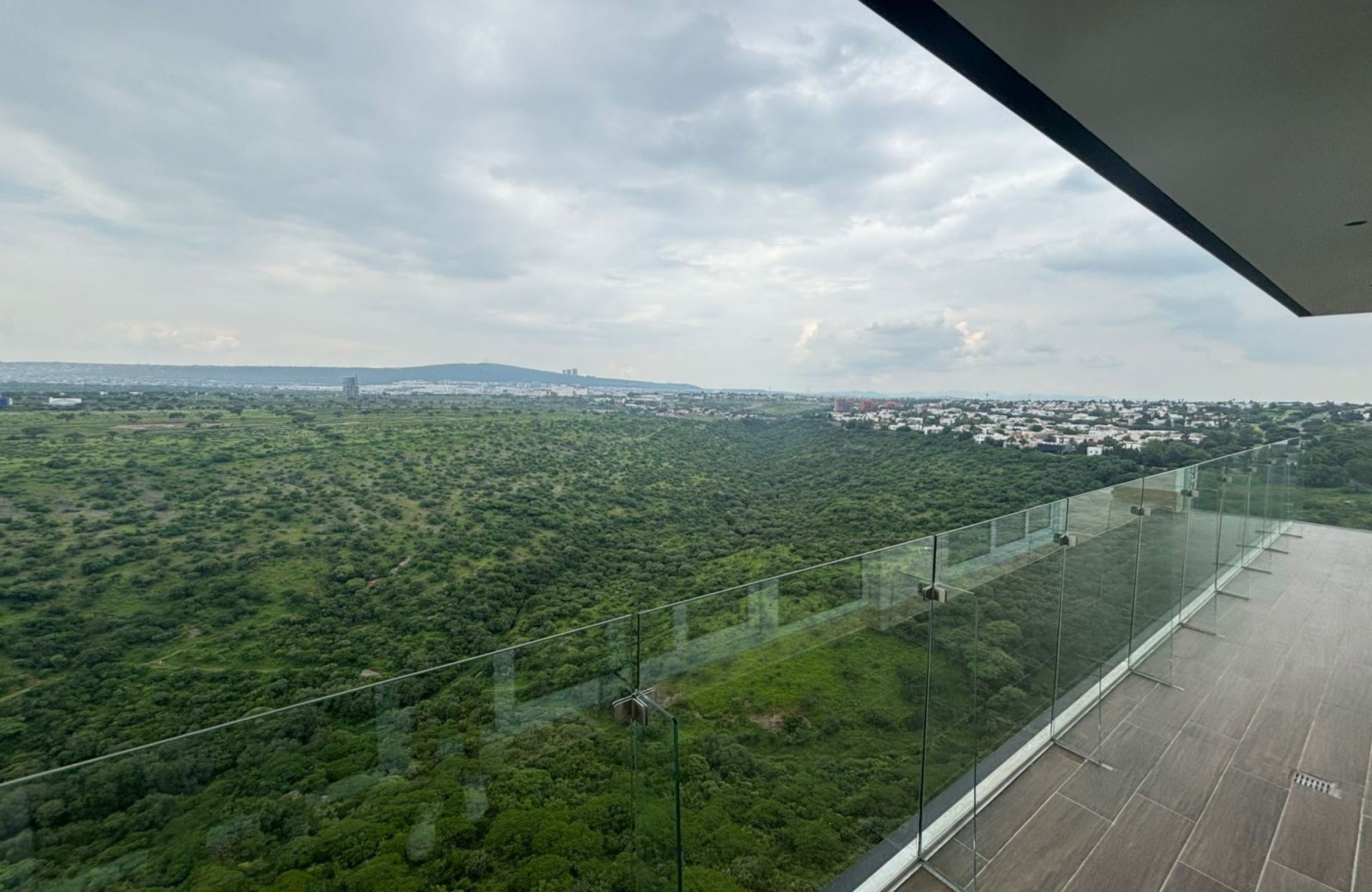 Penthouse with park, yoga area, pool, gym, mini golf, pre-construction, for sale, Quer&eacute;taro.