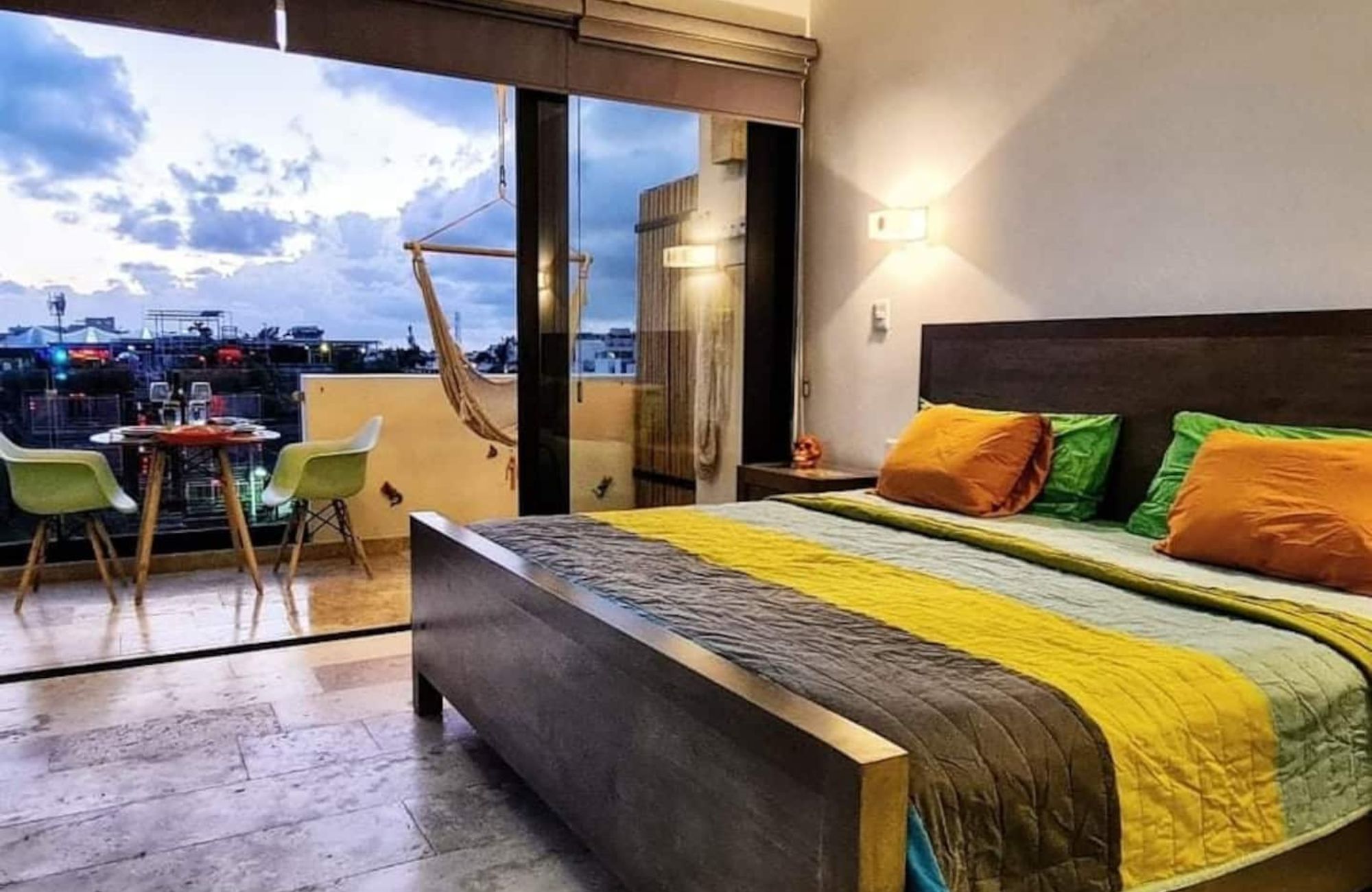 Condominium with terrace and service room, for sale, Playa del Carmen.1