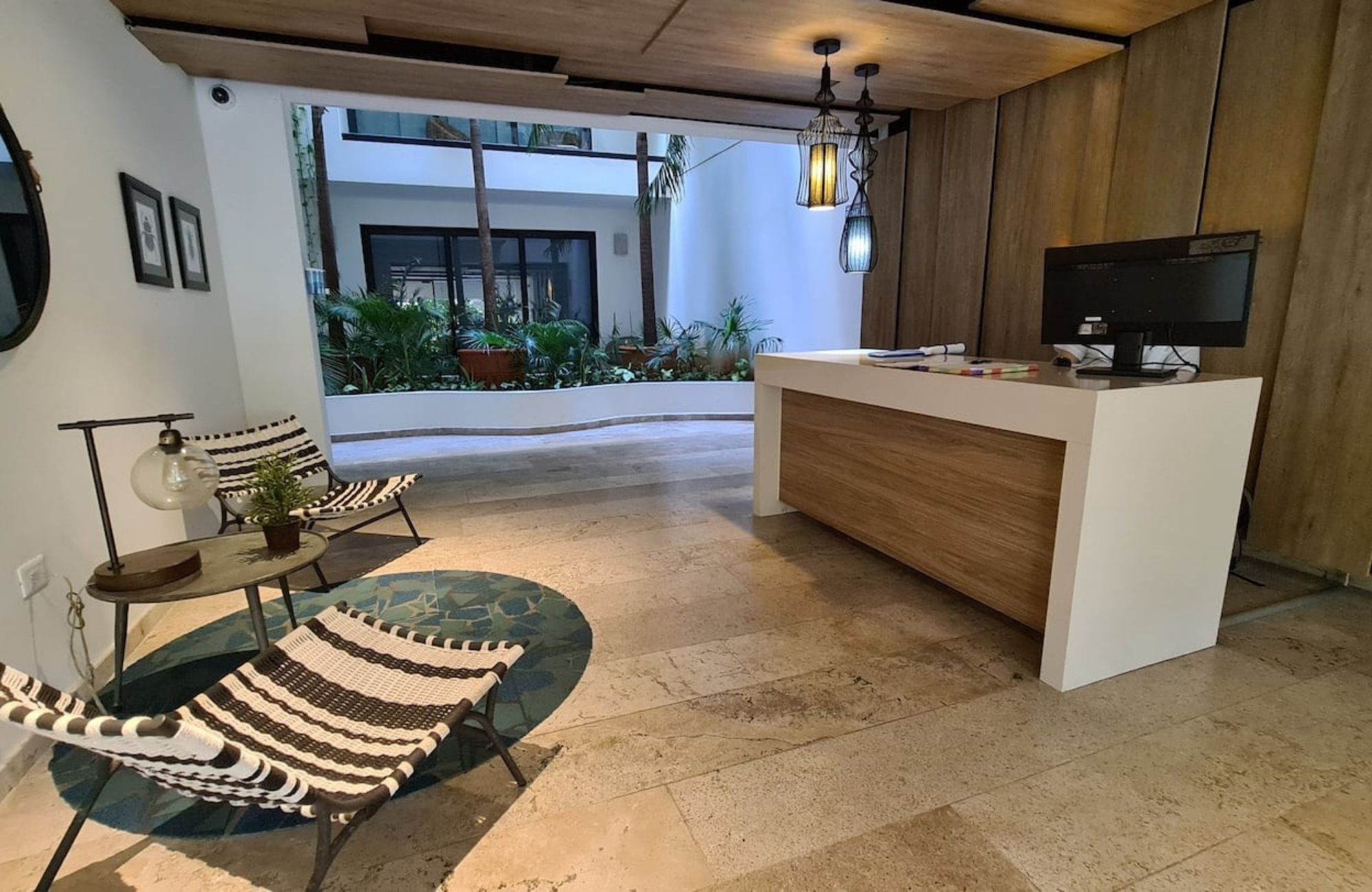 Condominium with terrace and service room, for sale, Playa del Carmen.1