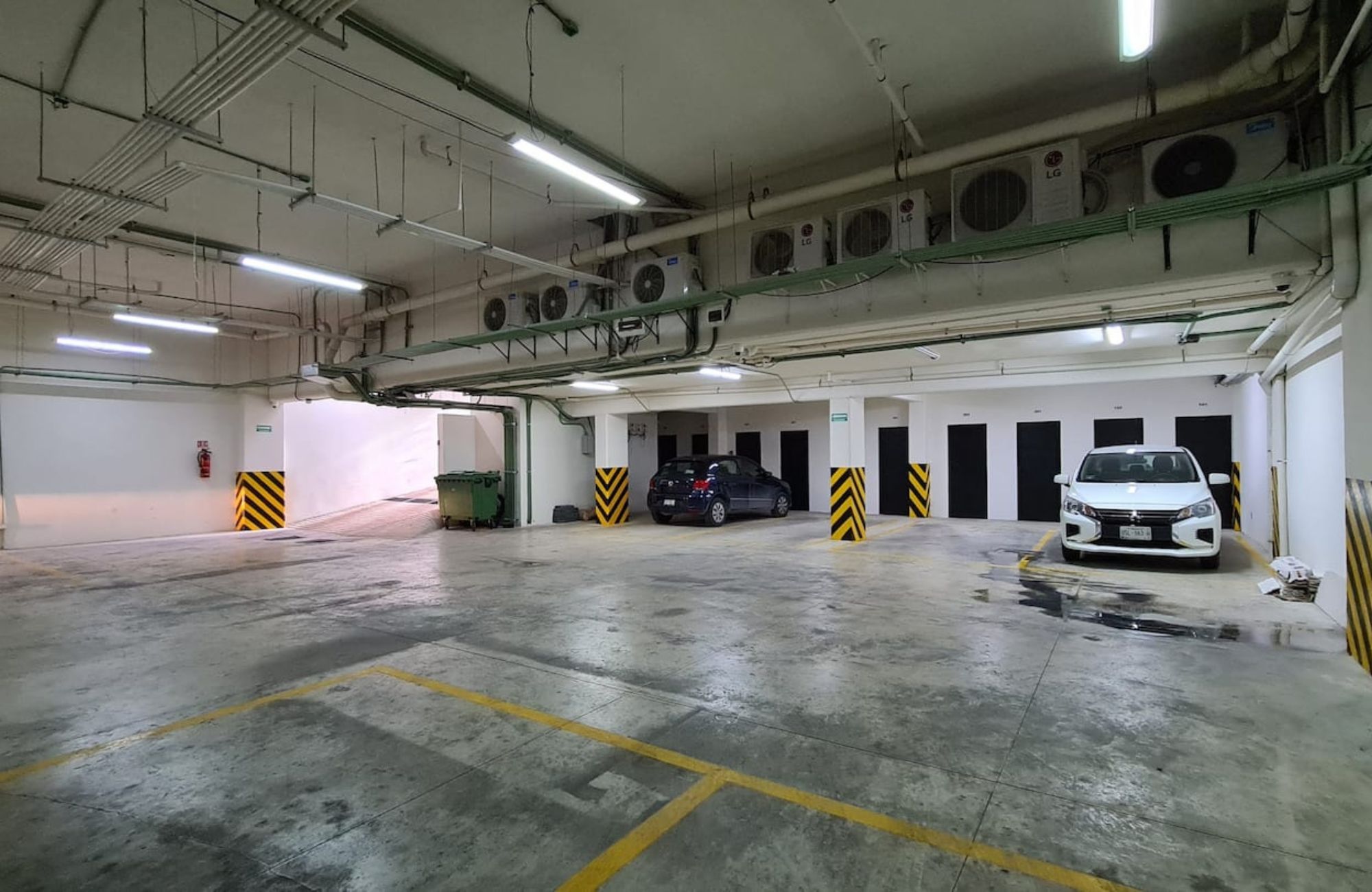 Condominium with terrace and service room, for sale, Playa del Carmen.1