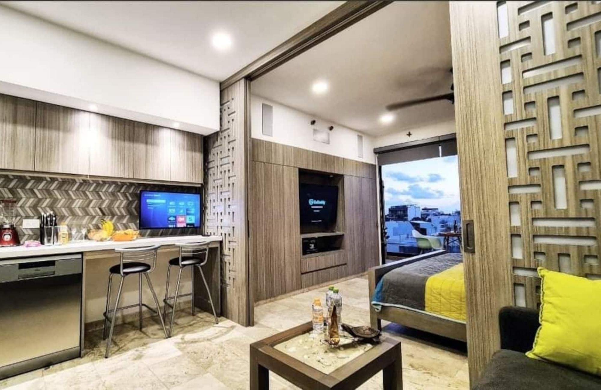 Condominium with terrace and service room, for sale, Playa del Carmen.1