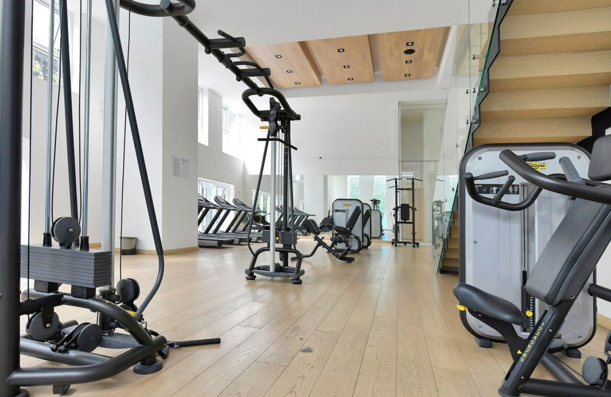 Condo with cinema, pool, gym with spinning zone, golf course view, service room, with bathroom, amenities for the whole family, pre-construc