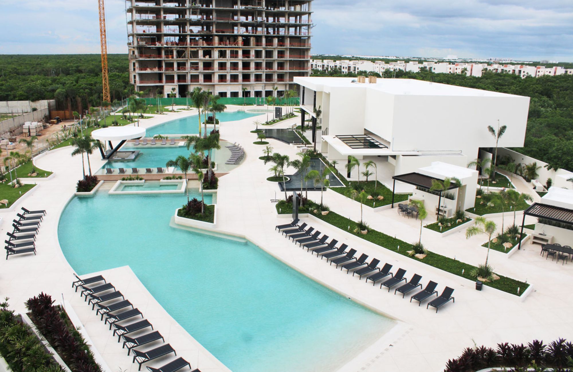 Condo with private balconies for sale, Huayac&aacute;n, Canc&uacute;n