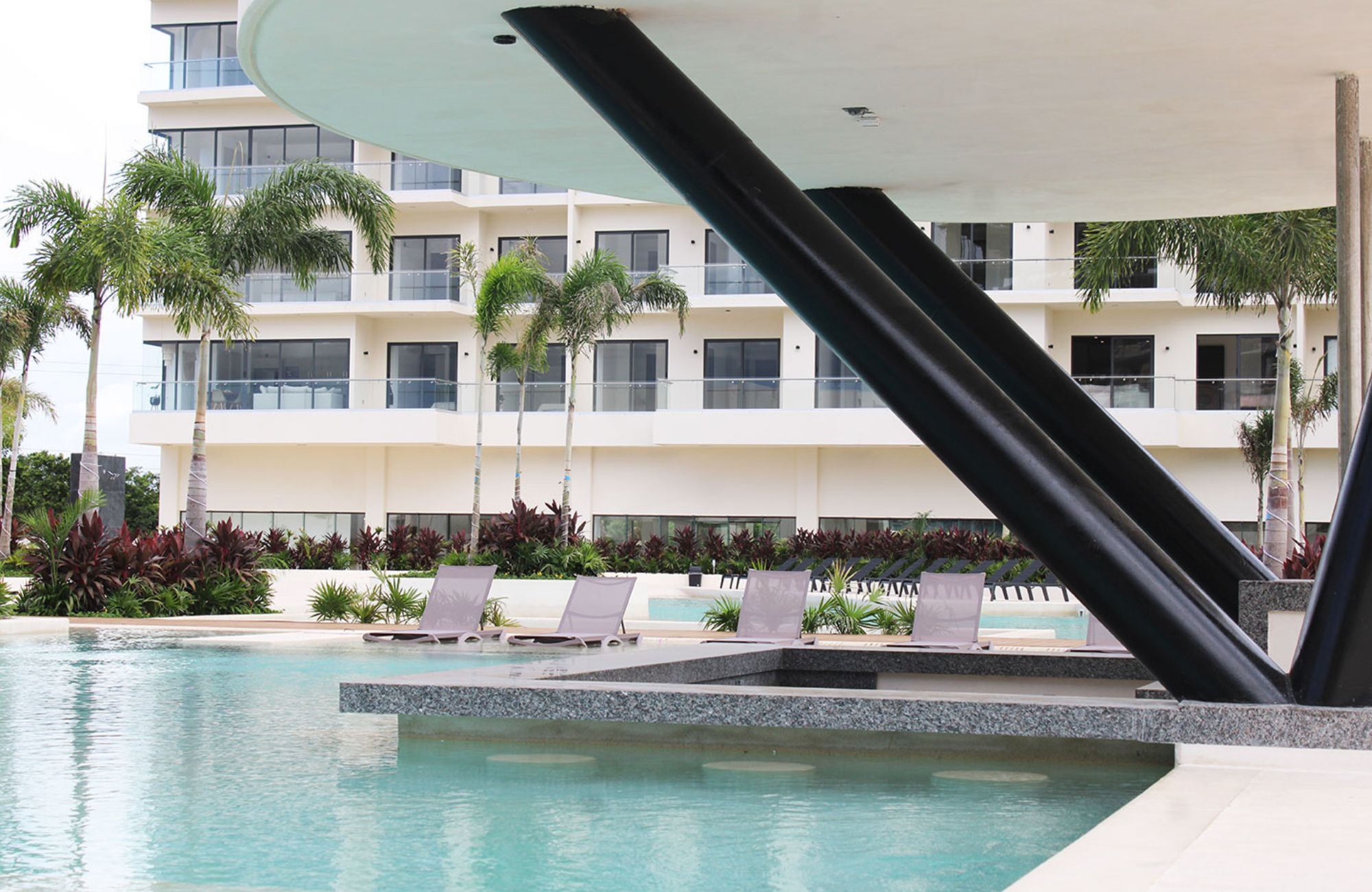 Condominium with pool, kids club and game room, pre-construction, for sale, Canc&uacute;n.