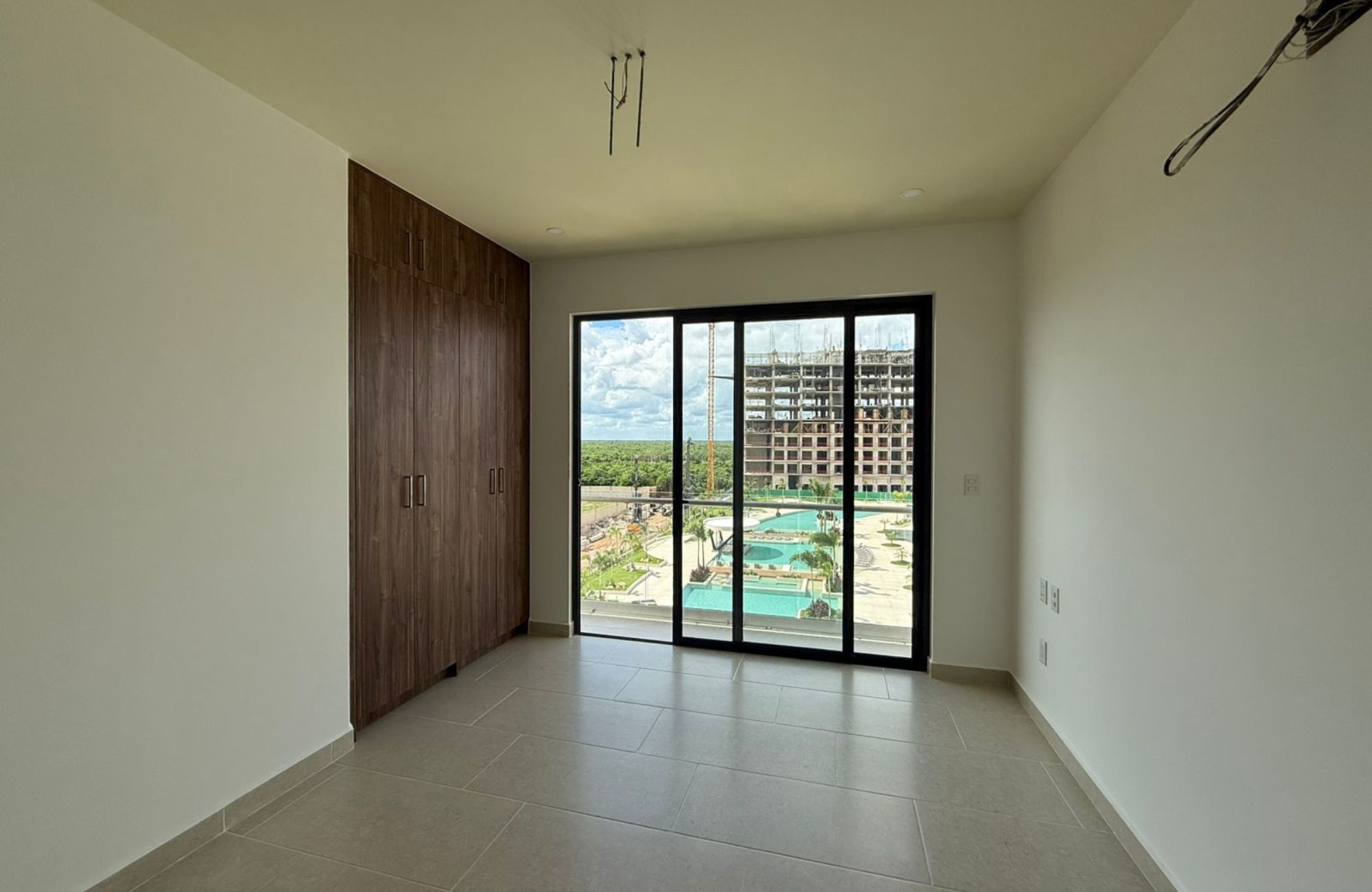 Condominium with pool, kids club and game room, pre-construction, for sale, Canc&uacute;n.