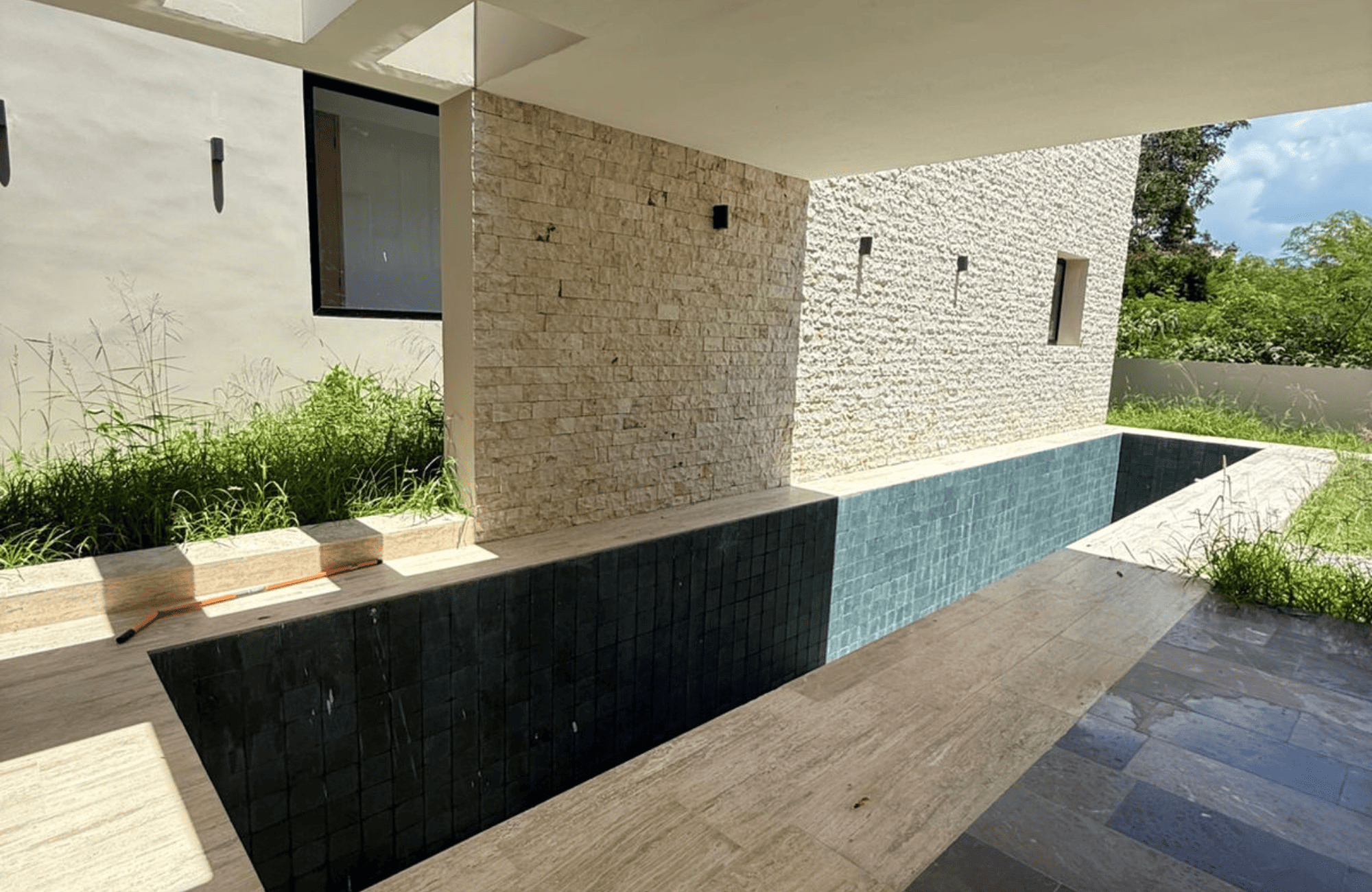 House in a gated community with golf course and clubhouse for sale, Yucat&aacute;n Country Club, M&eacute;rida