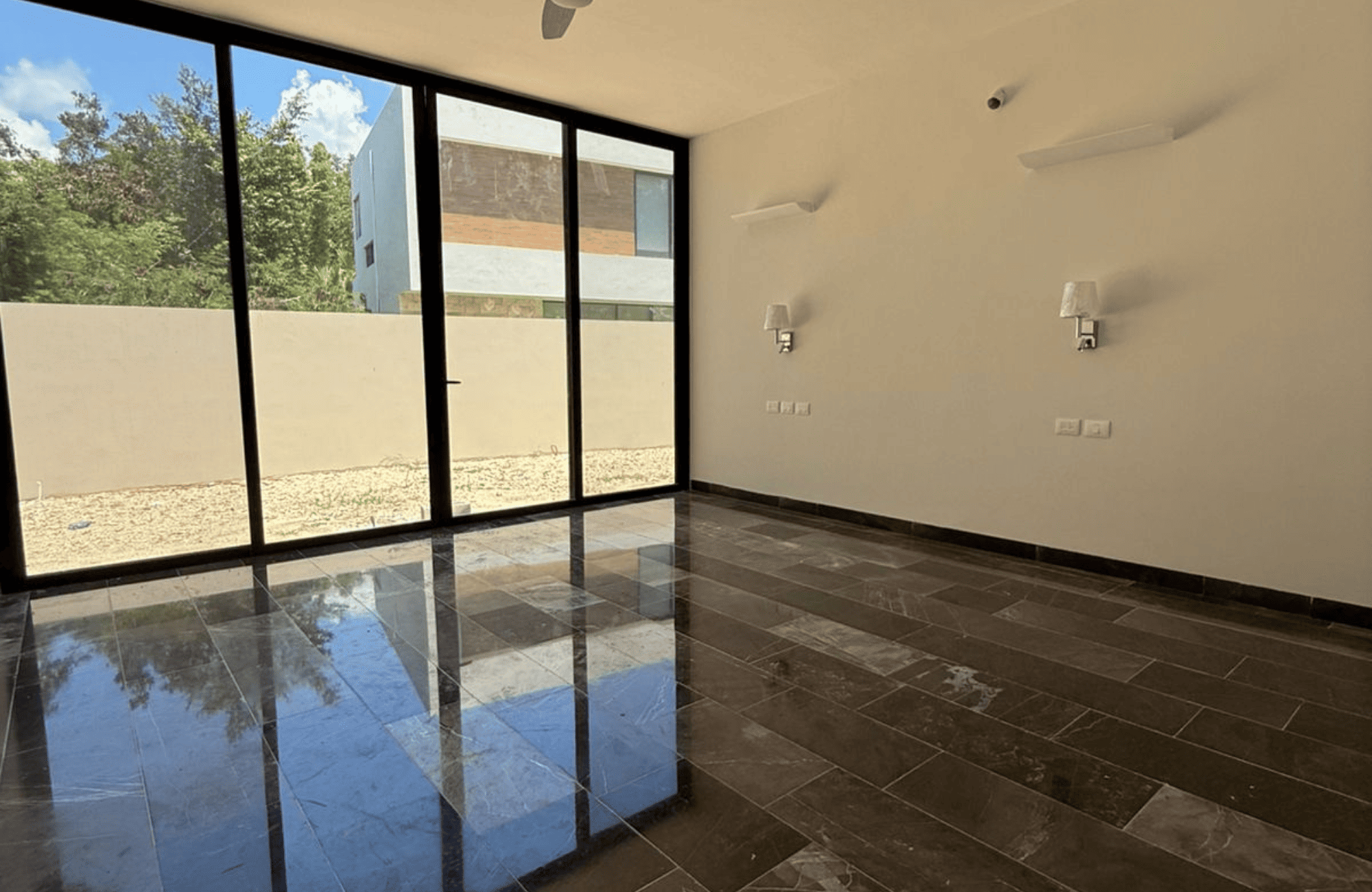 House in a gated community with golf course and clubhouse for sale, Yucat&aacute;n Country Club, M&eacute;rida