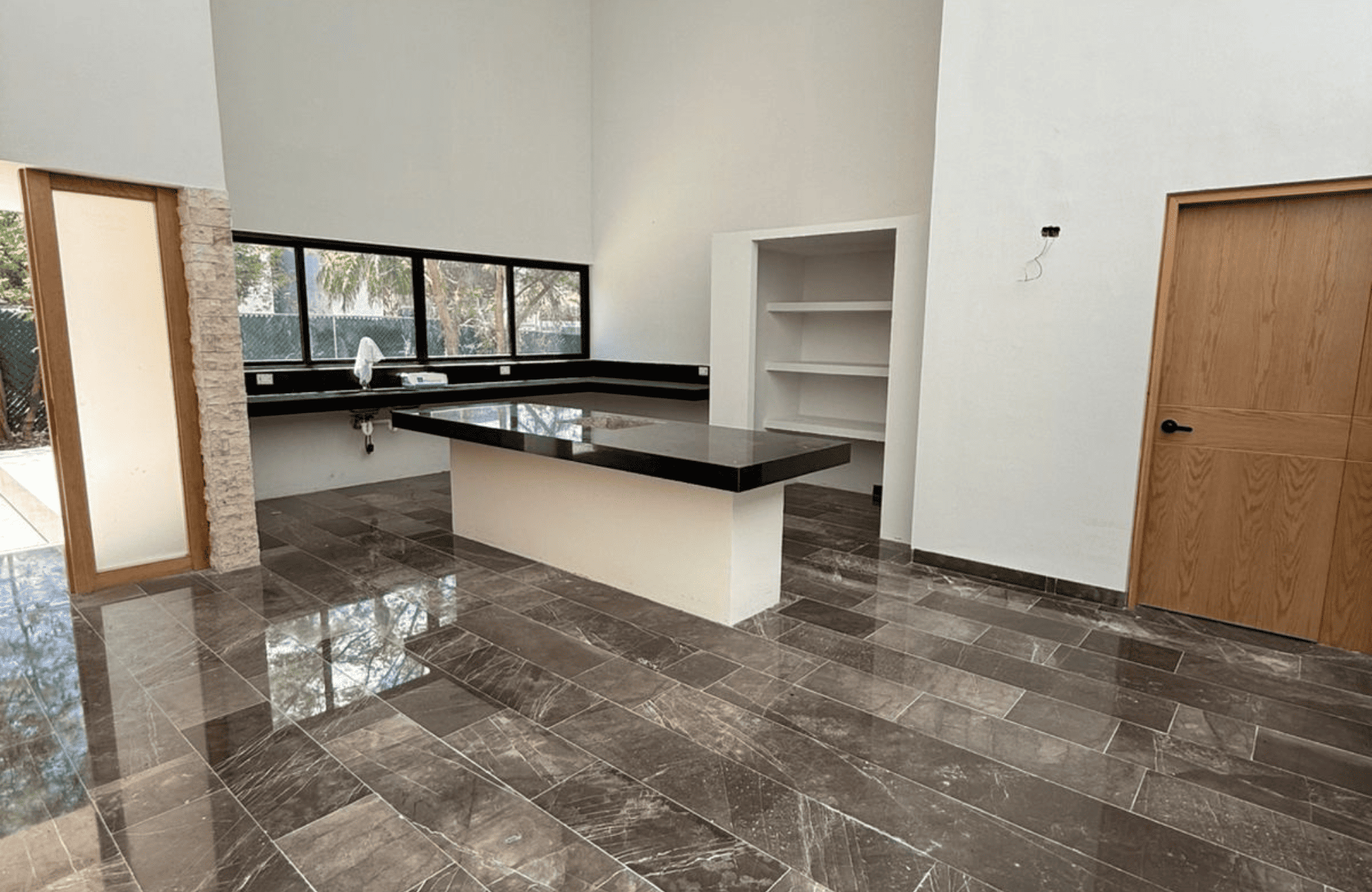 House in a gated community with golf course and clubhouse for sale, Yucat&aacute;n Country Club, M&eacute;rida