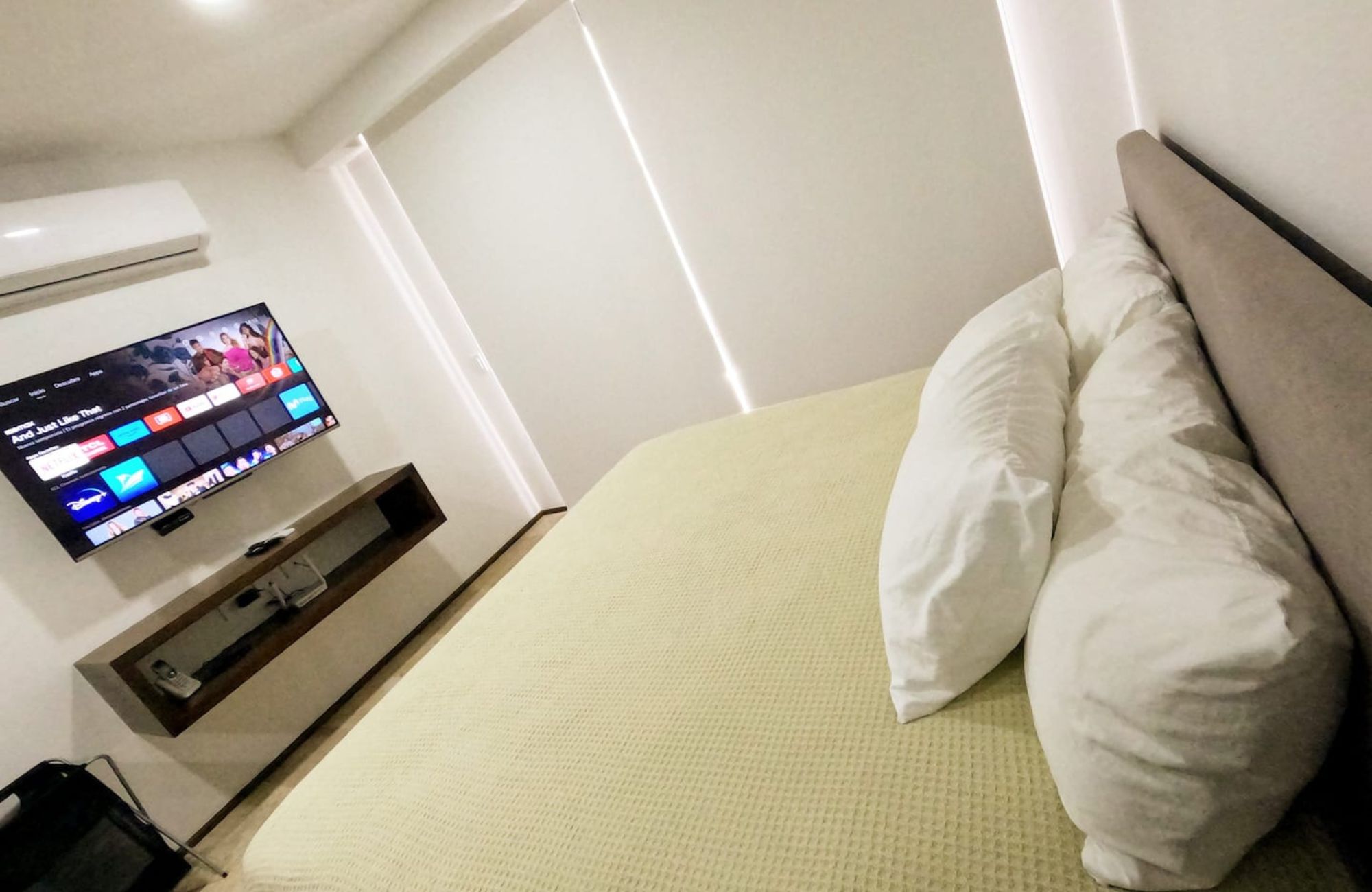 Apartment with ocean view pool, for sale, Colosio zone, Playa del Carmen, Quintana Roo, Mexico.