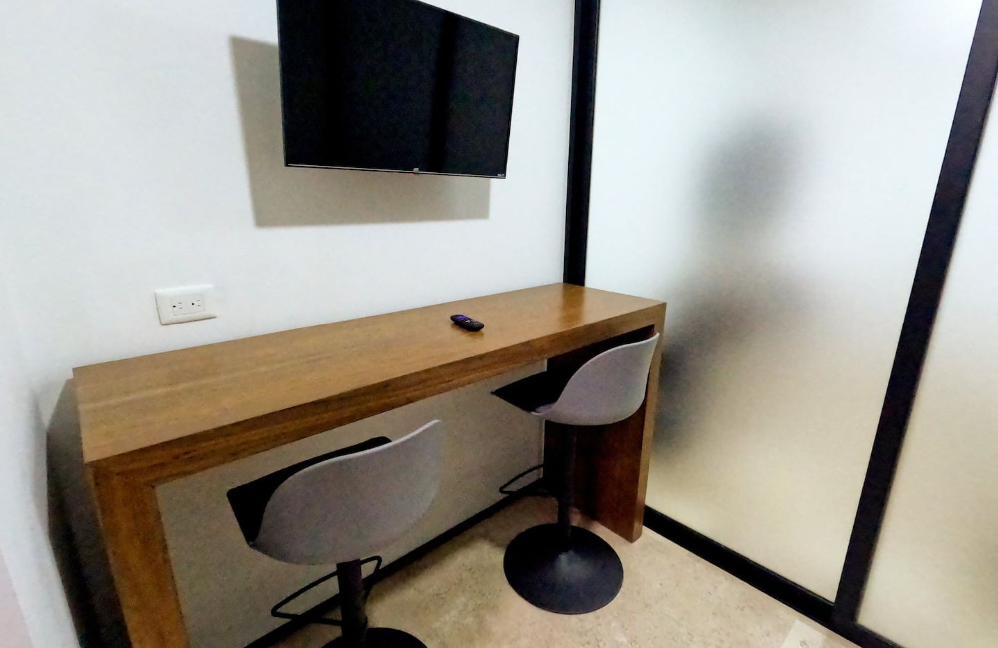 Apartment with ocean view pool, for sale, Colosio zone, Playa del Carmen, Quintana Roo, Mexico.