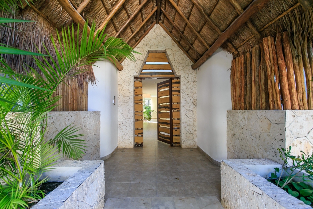 Ground floor condo with private pool, luxury finishes in Aldea Zama Tulum, for sale.