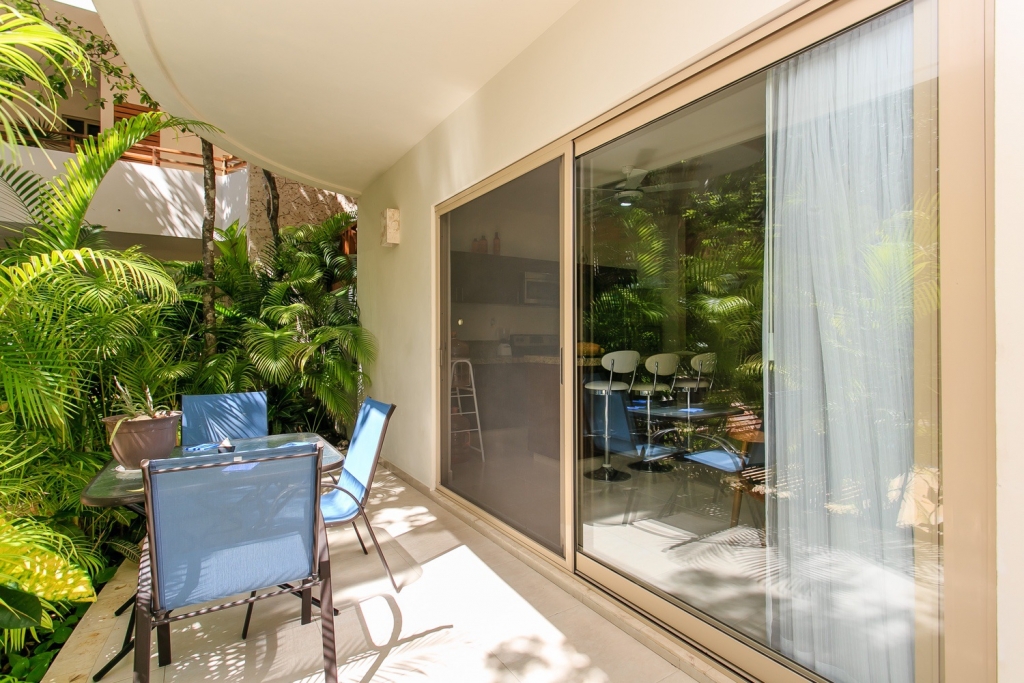 Ground floor condo with private pool, luxury finishes in Aldea Zama Tulum, for sale.