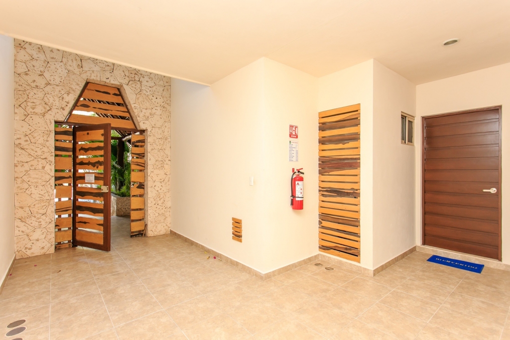 Ground floor condo with private pool, luxury finishes in Aldea Zama Tulum, for sale.