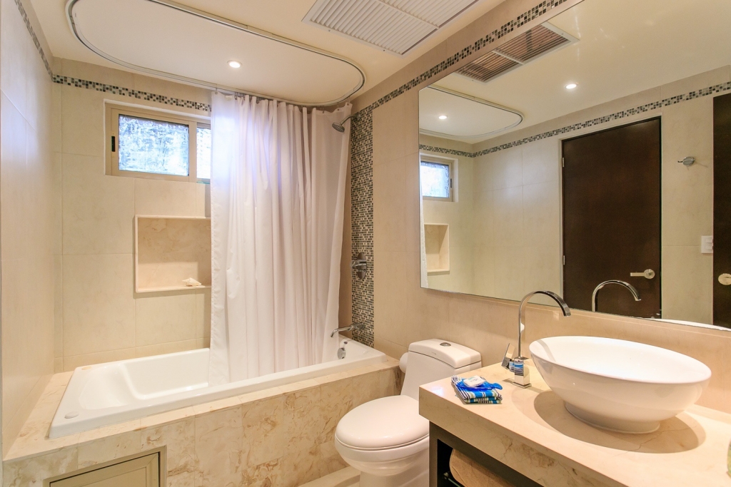 Ground floor condo with private pool, luxury finishes in Aldea Zama Tulum, for sale.