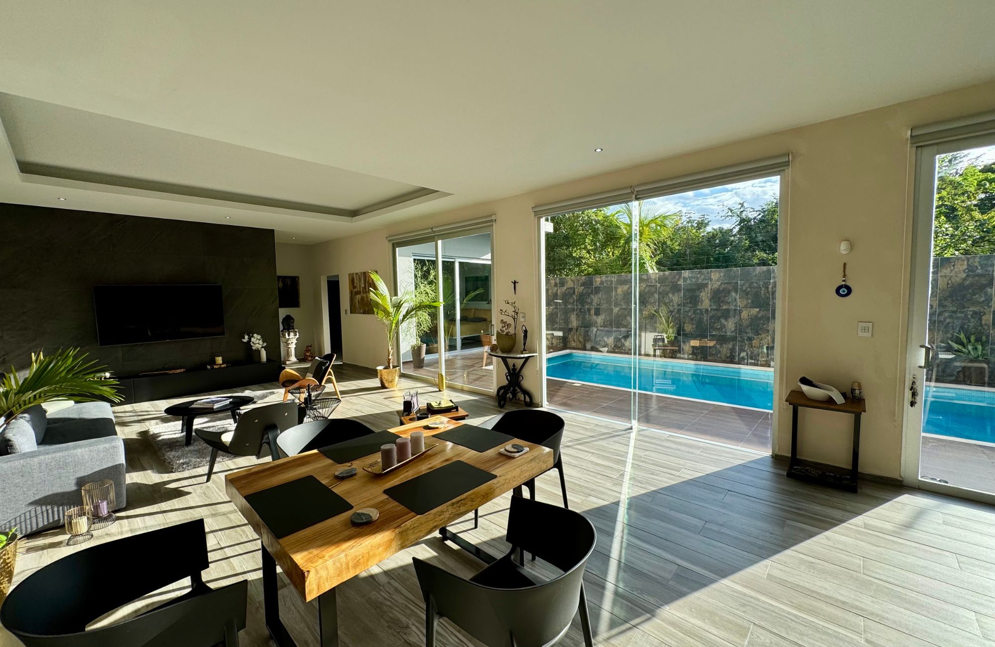 House with private pool, rooftop, double-height window, pre-construction, for sale in Country Club, Cozumel.