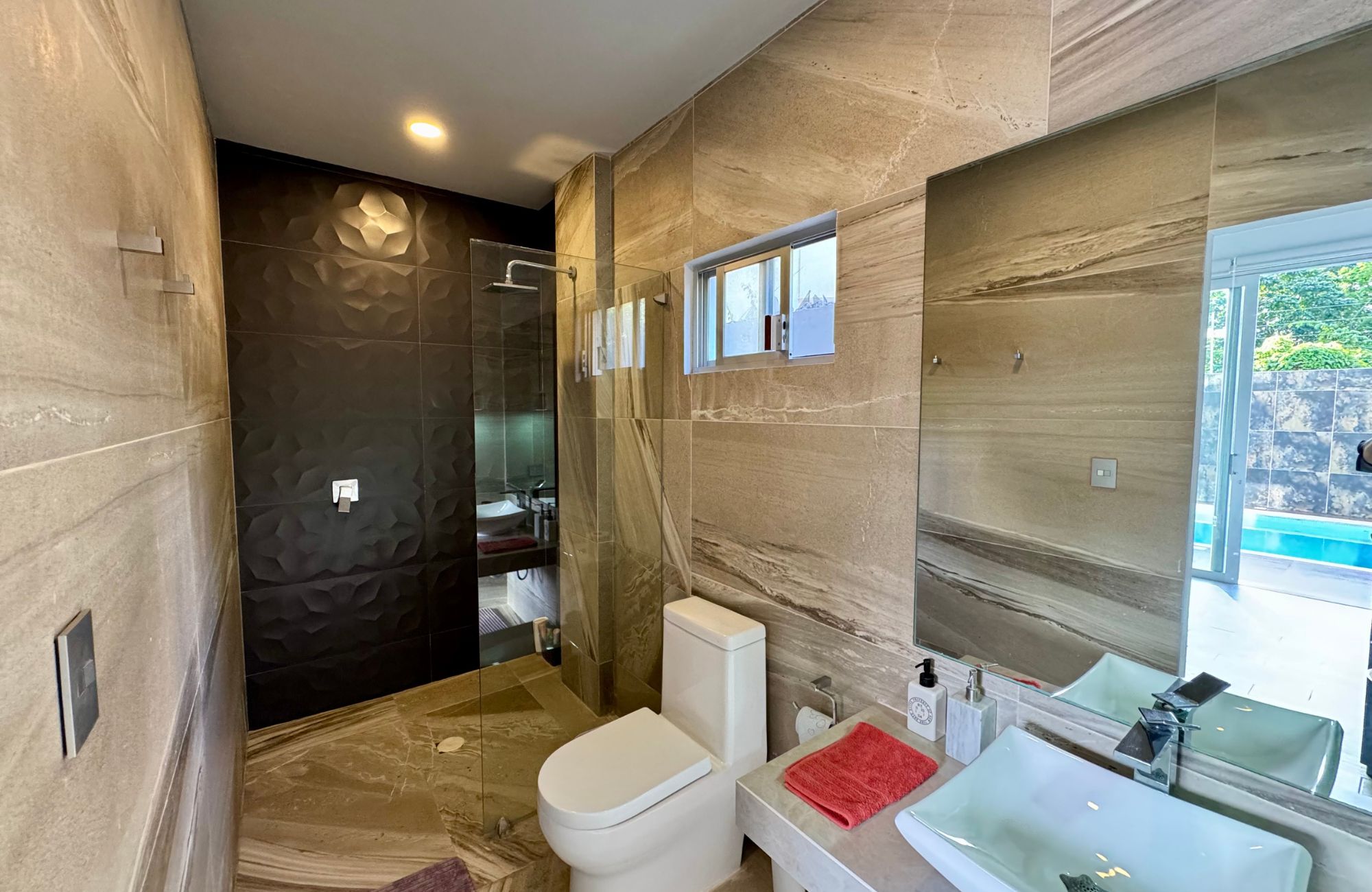 House with private pool, rooftop, double-height window, pre-construction, for sale in Country Club, Cozumel.