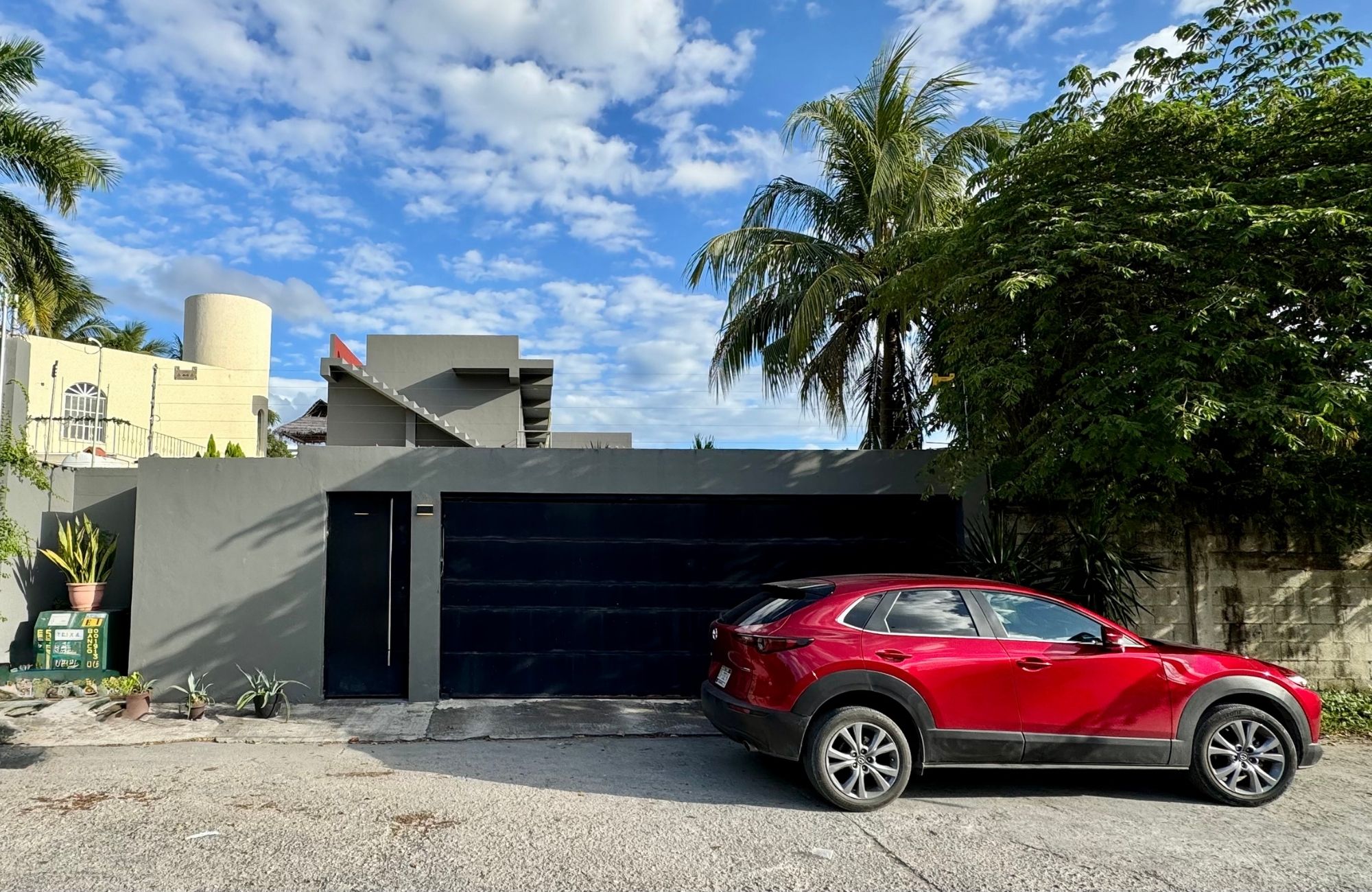 House with private pool, rooftop, double-height window, pre-construction, for sale in Country Club, Cozumel.