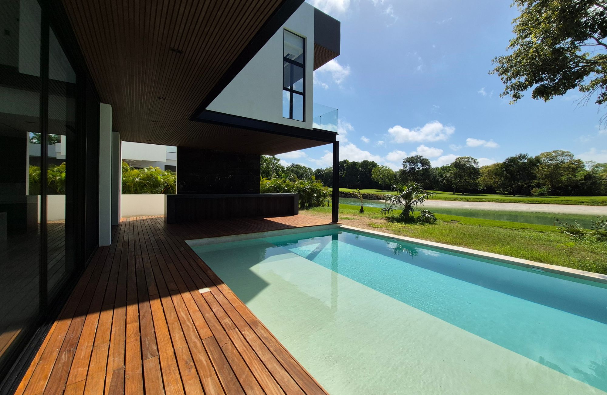 House with private pool in Golf Club for sale, Yucat&aacute;n Country Club, M&eacute;rida