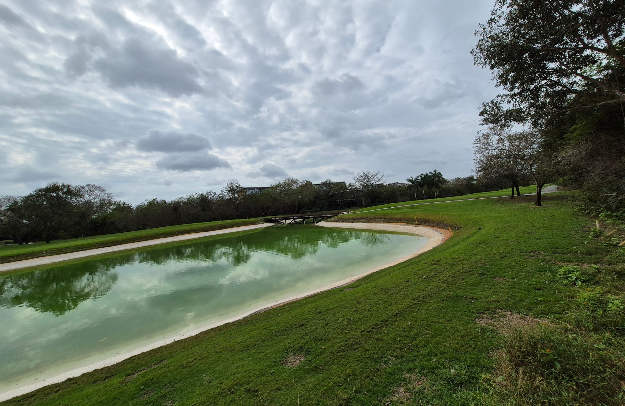 House with private pool in Golf Club for sale, Yucat&aacute;n Country Club, M&eacute;rida