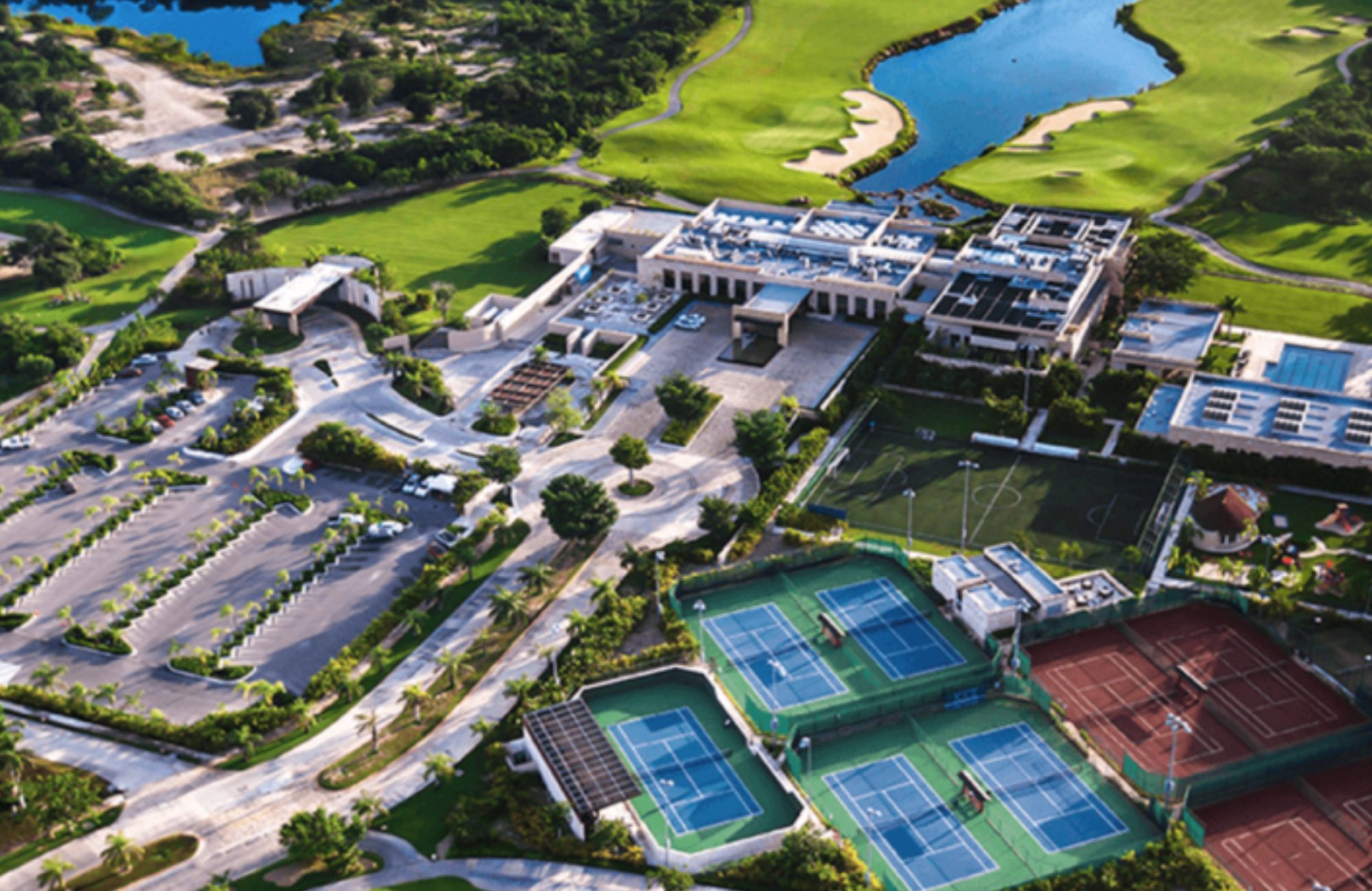 House with private pool in Golf Club for sale, Yucat&aacute;n Country Club, M&eacute;rida