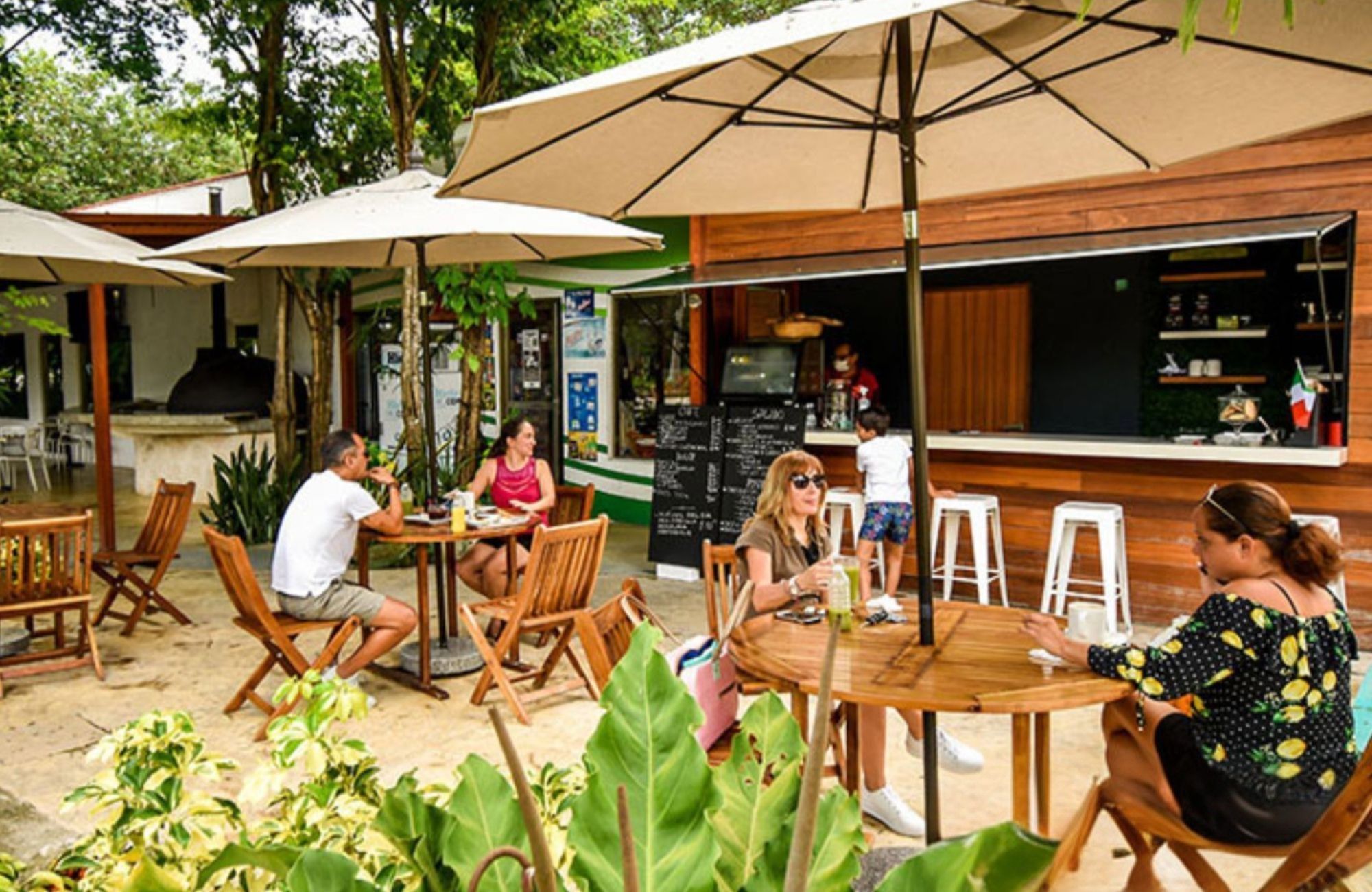 House with studio and private pool for sale, Xpu-ha, Quintana Roo