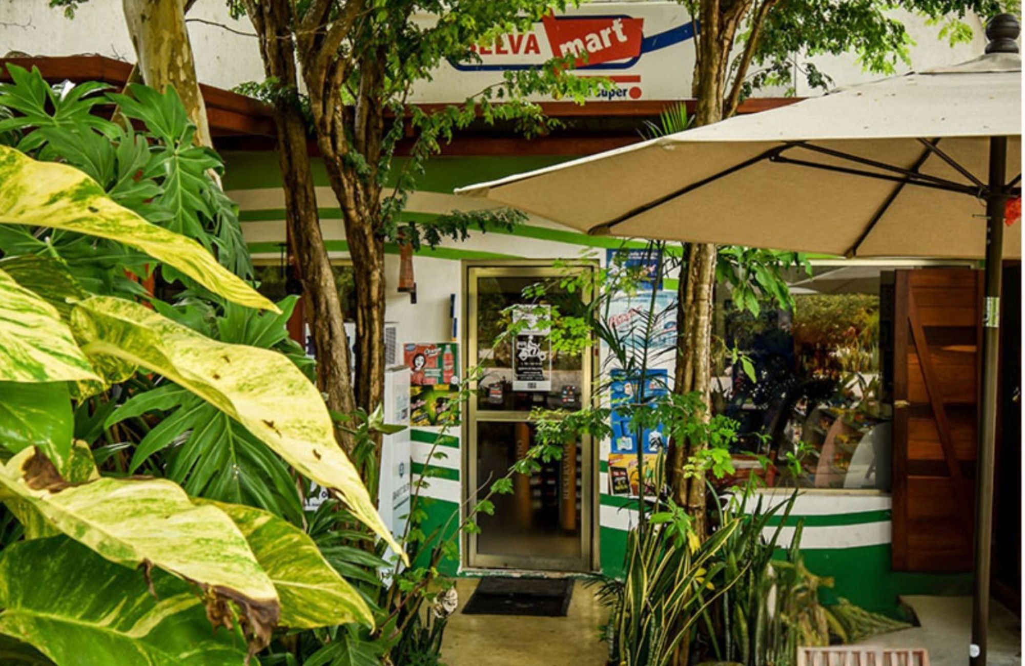 House with studio and private pool for sale, Xpu-ha, Quintana Roo