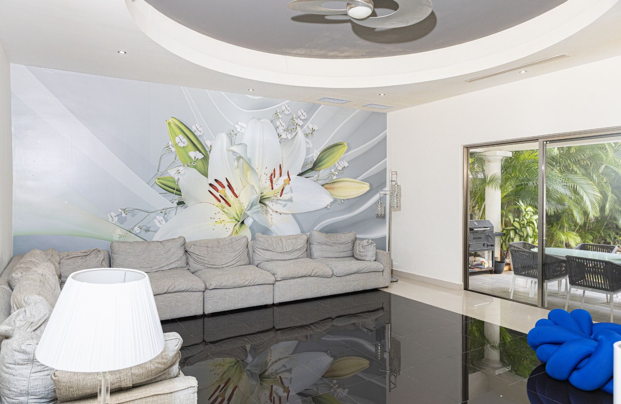 House with terrace, garden and private pool, for sale, Colosio Boulevard, Cancun.