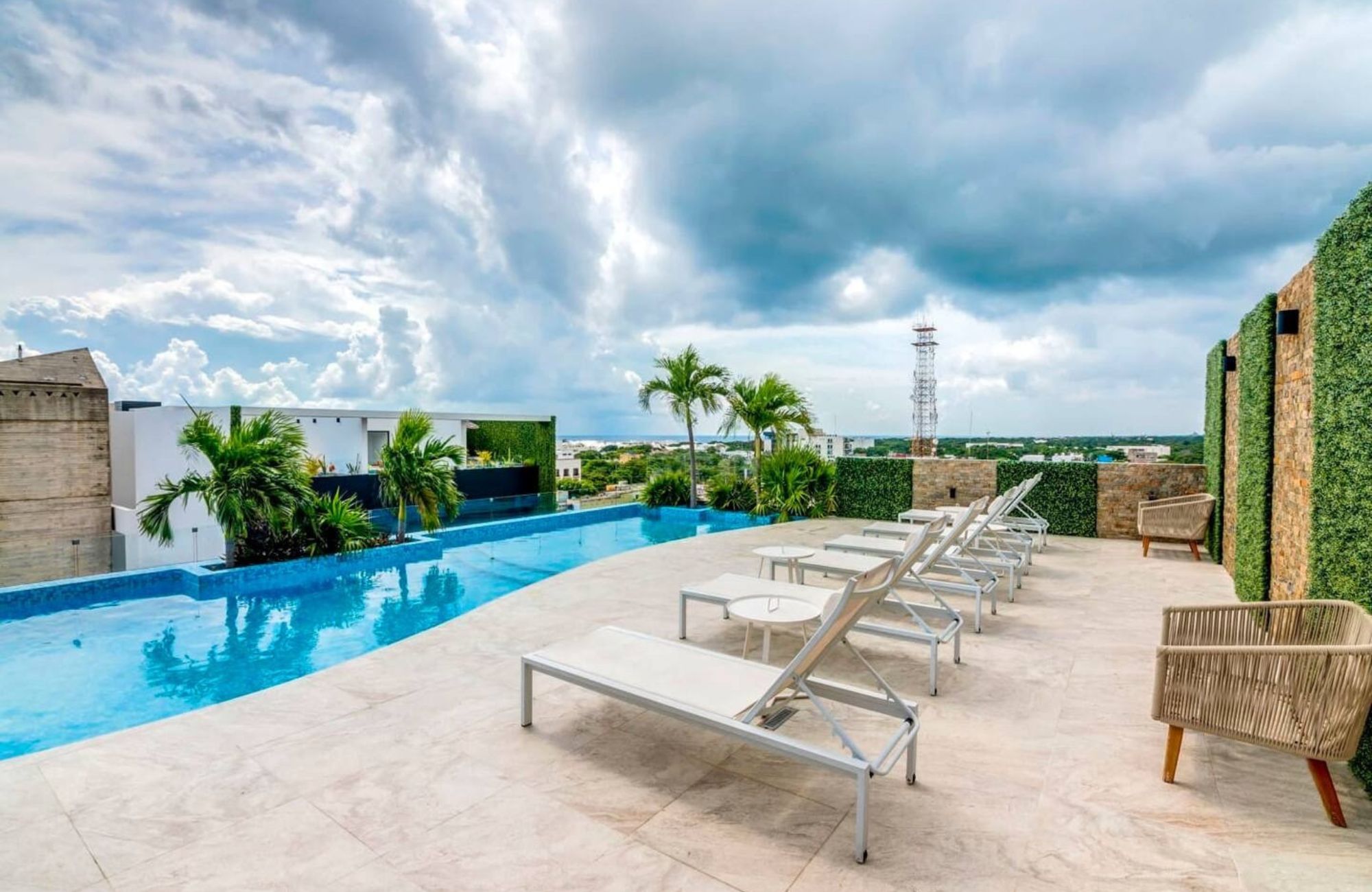 Incre&iacute;ble departamento con terraza privada y vista a la alberca &ndash; Ejido, Playa del Carmen
