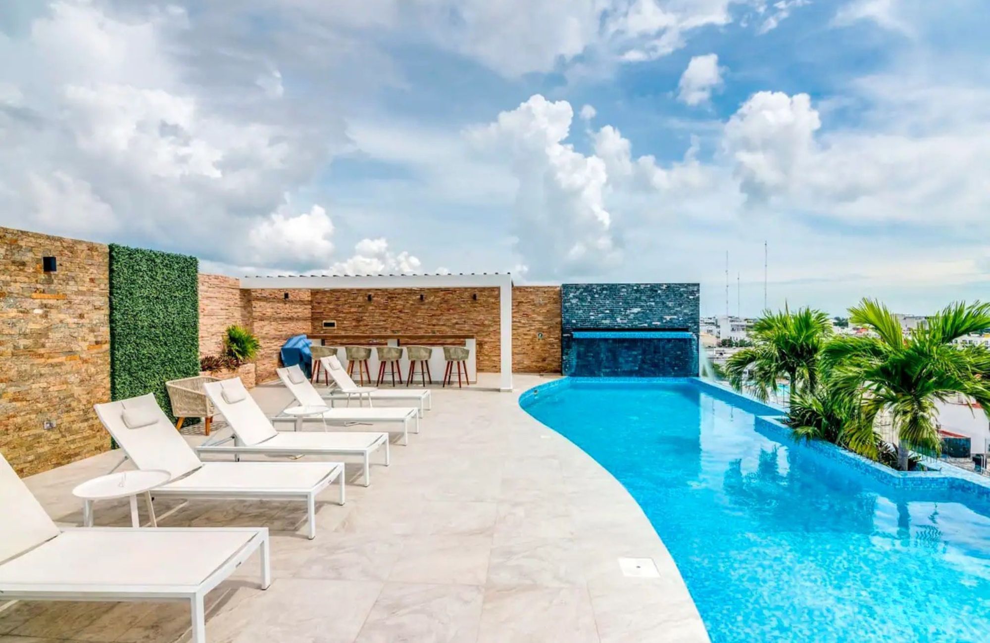 Incre&iacute;ble departamento con terraza privada y vista a la alberca &ndash; Ejido, Playa del Carmen